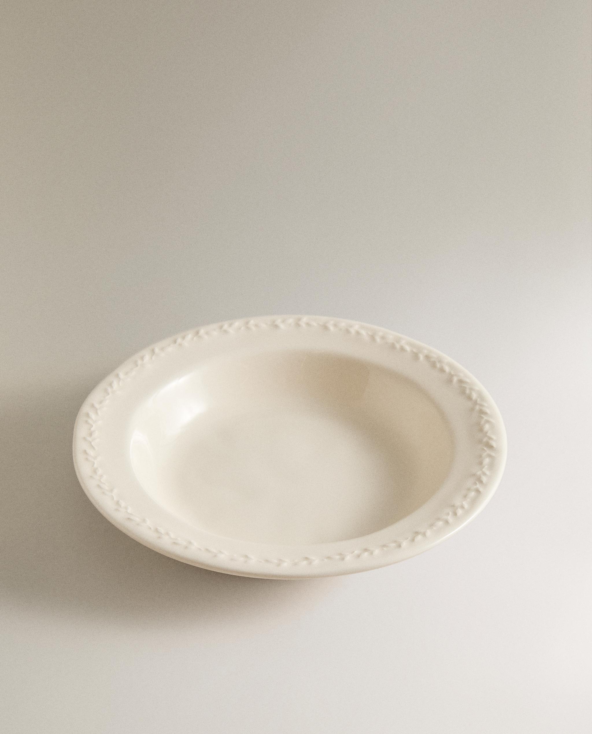 EARTHENWARE DINNER SET WITH RAISED-DESIGN EDGE product thumbnail 11