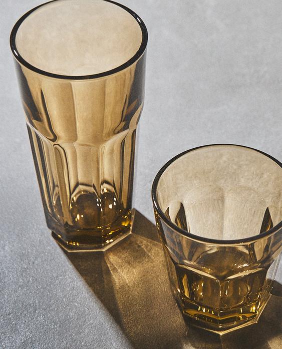 SET AUS GLÄSER MIT FACETTENSCHLIFF