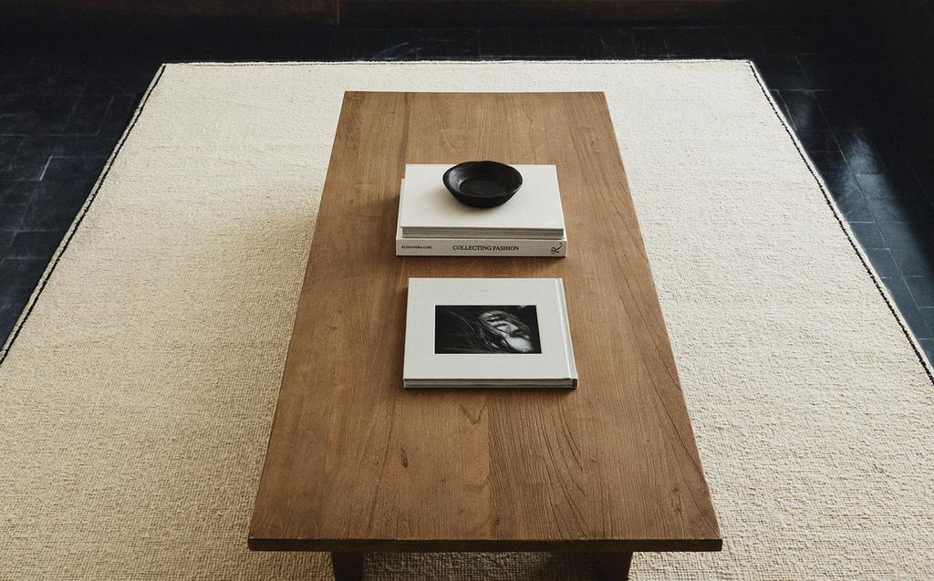 RECTANGULAR BOUCLÉ WOOL RUG RECTANGULAR BOUCLÉ WOOL RUG