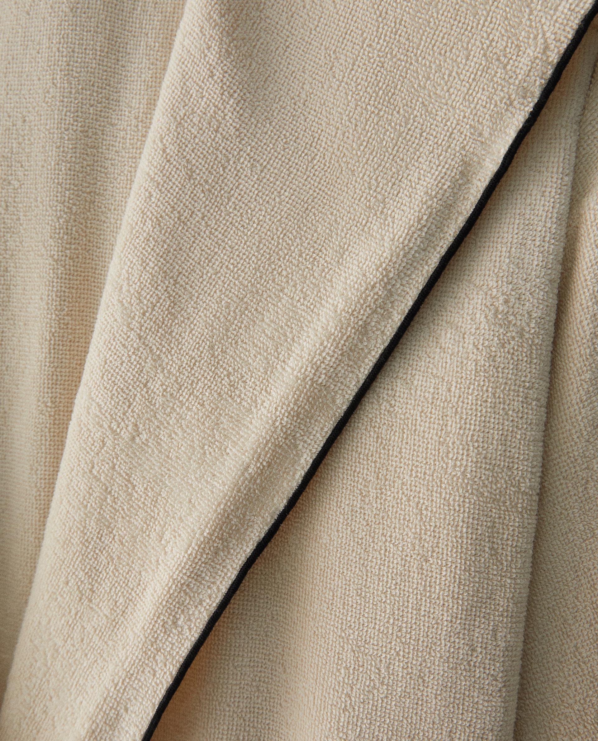COTTON BATHROBE WITH OVERLOCK (320 GXM²) product thumbnail 6