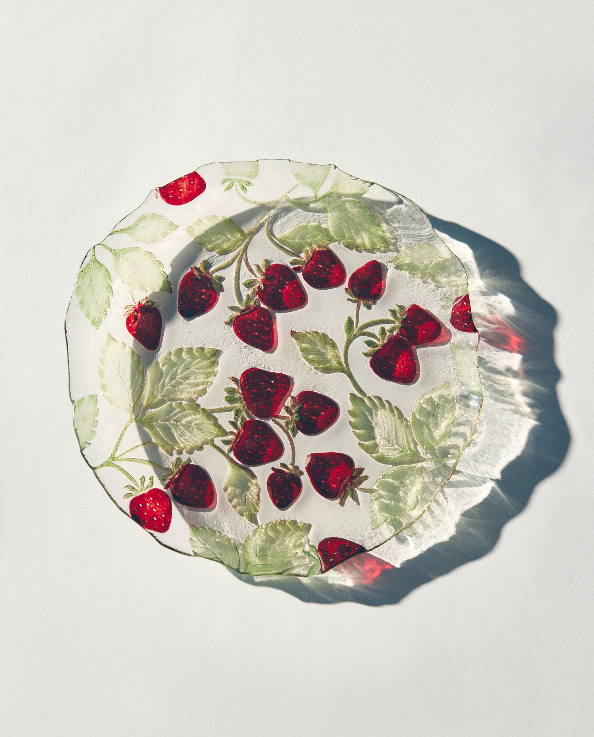 STRAWBERRY GLASS DINNER SET product thumbnail 9