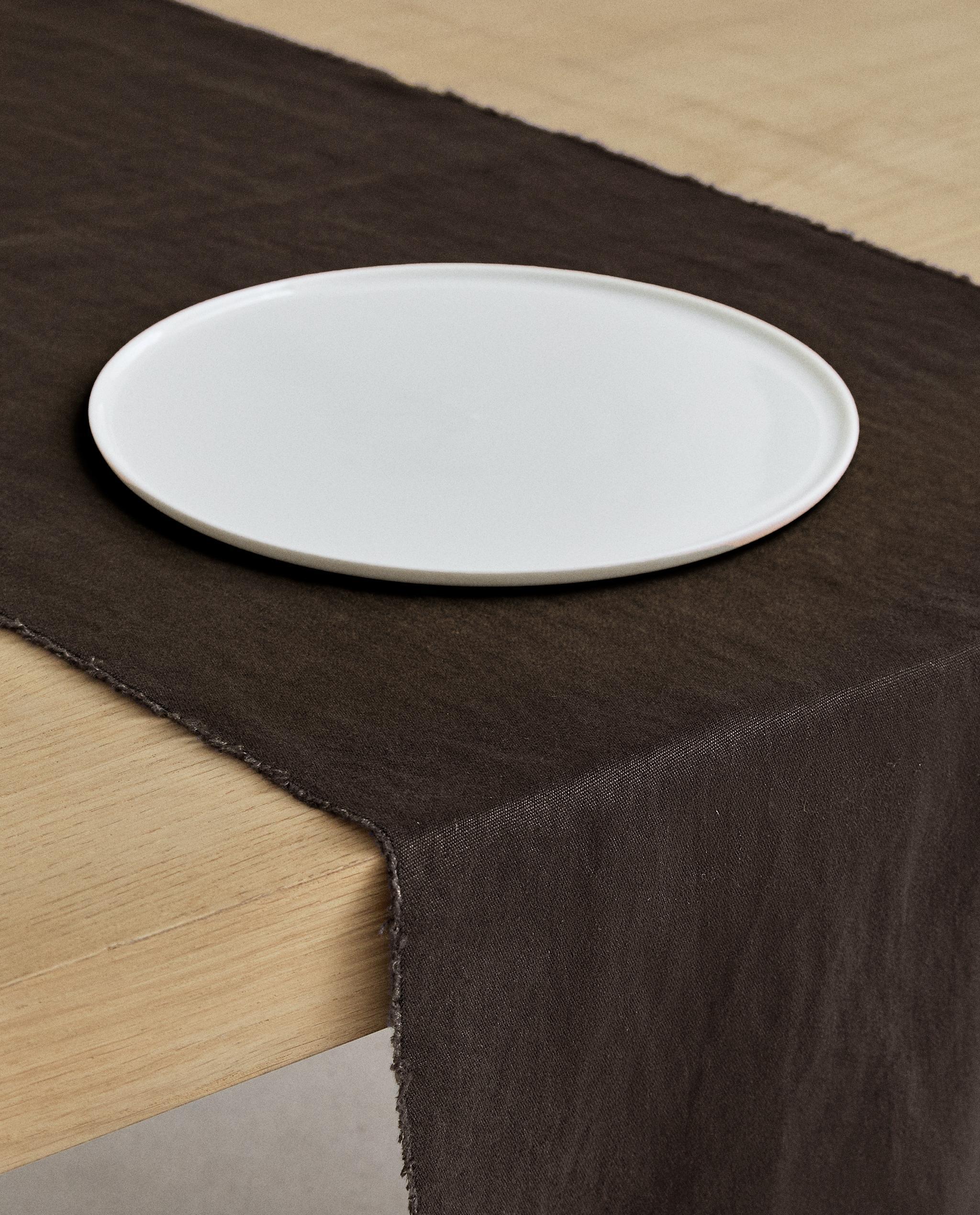 TABLE RUNNER 01 product thumbnail 4