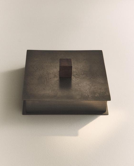 CAPSA METÀL·LICA POM DE FUSTA