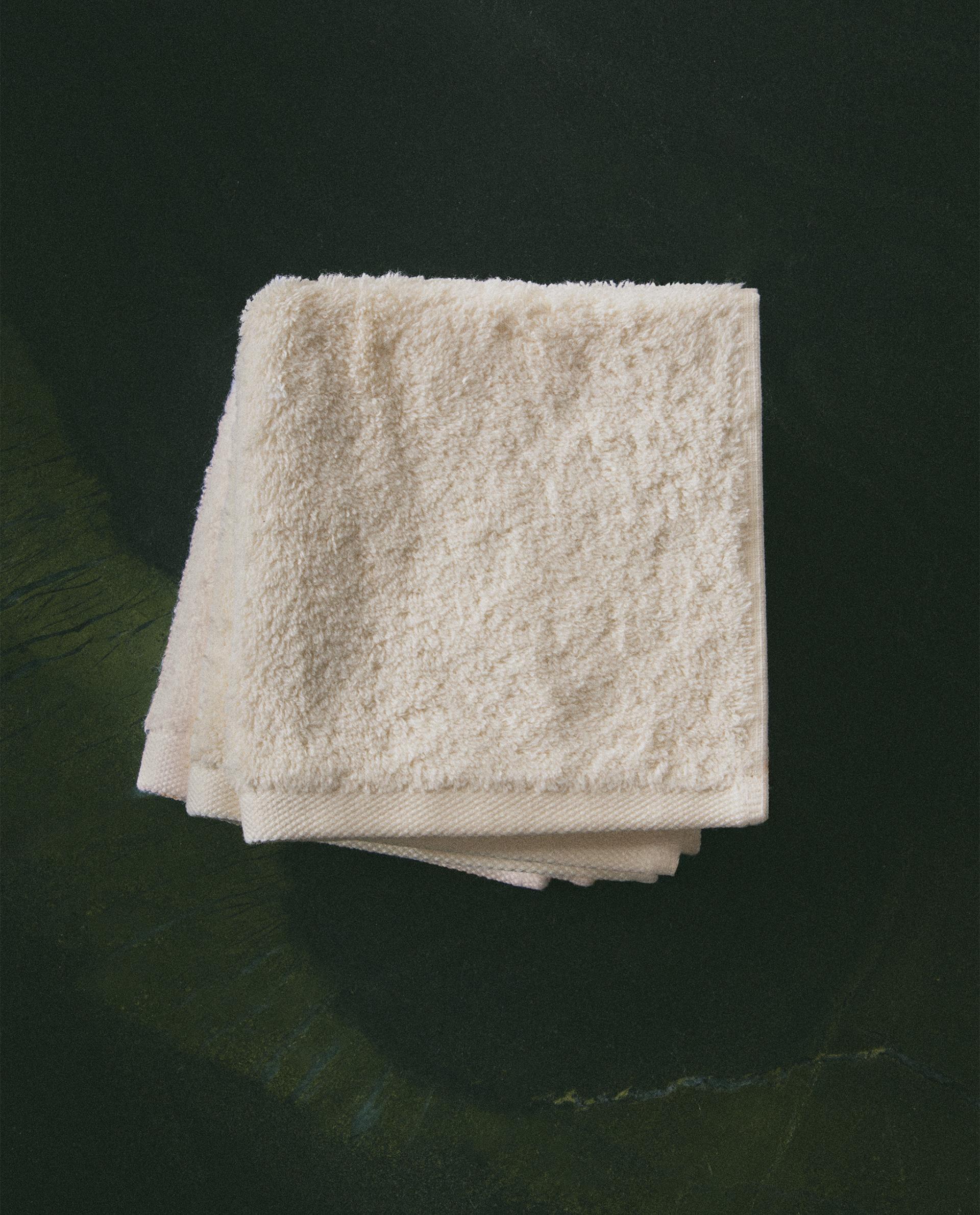 PACK OF HIGH-QUALITY COTTON HAND TOWELS (PACK OF 3) product thumbnail 18