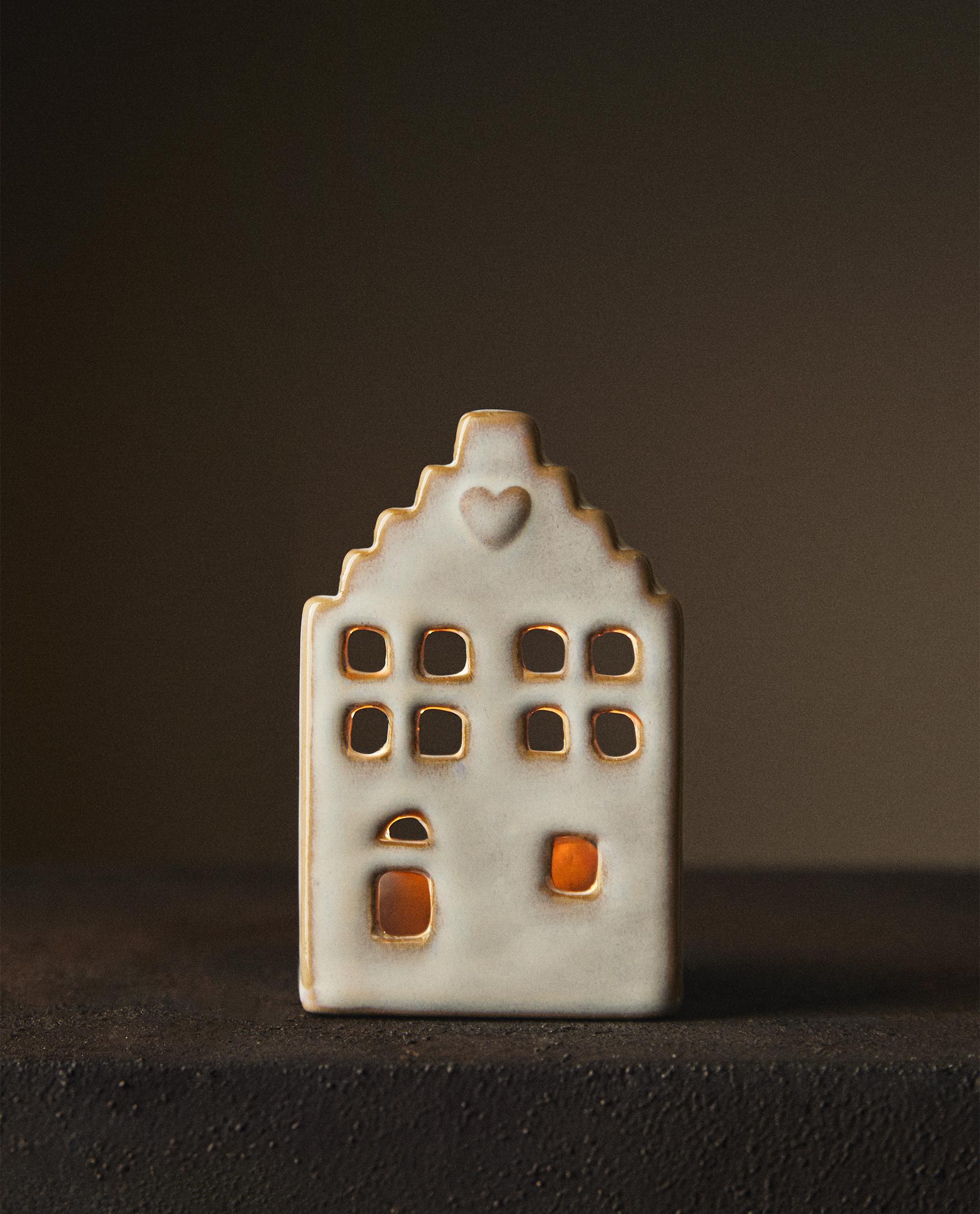 CERAMIC HOUSE CHRISTMAS TEALIGHT HOLDER