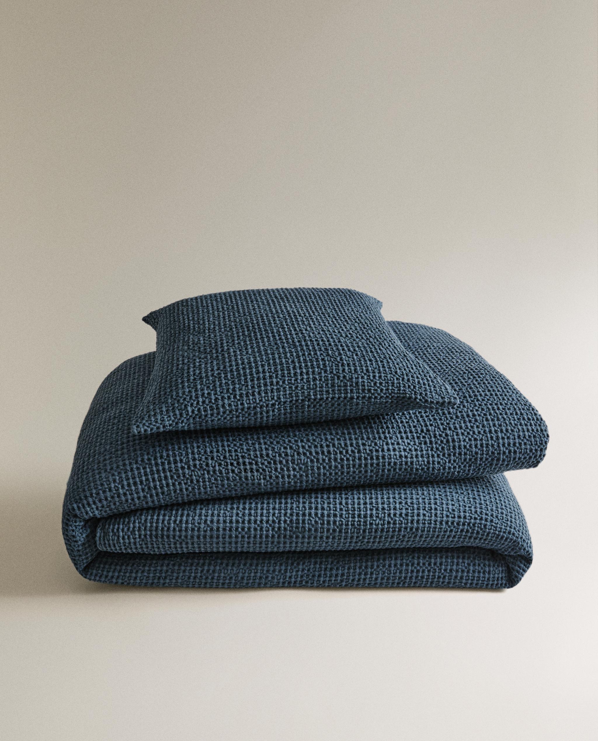 MINI WAFFLE KNIT BEDSPREAD product thumbnail 15