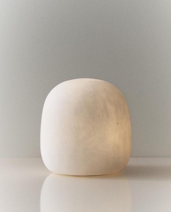 PUSOVĀLA ALABASTRA GALDA LAMPA