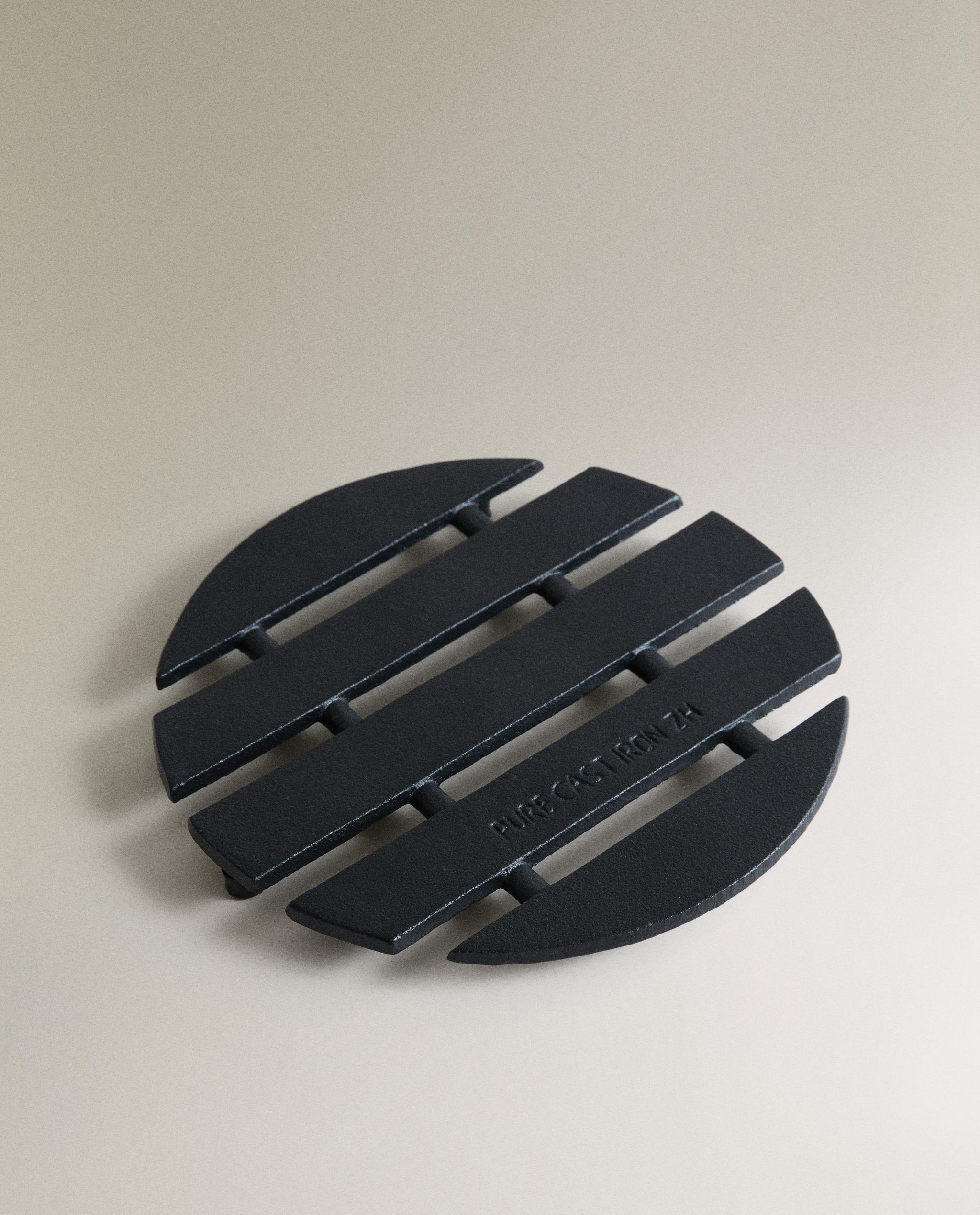 IRON TRIVET product thumbnail 6
