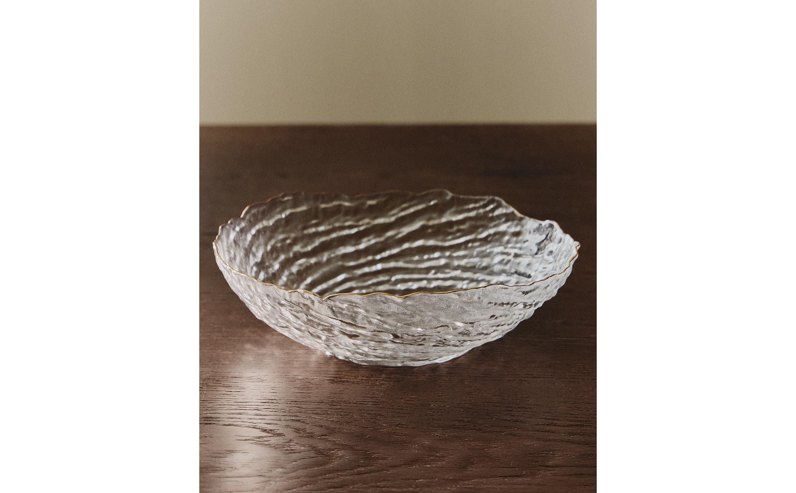 GLASS SALAD BOWL WITH GOLD RIM product thumbnail 3