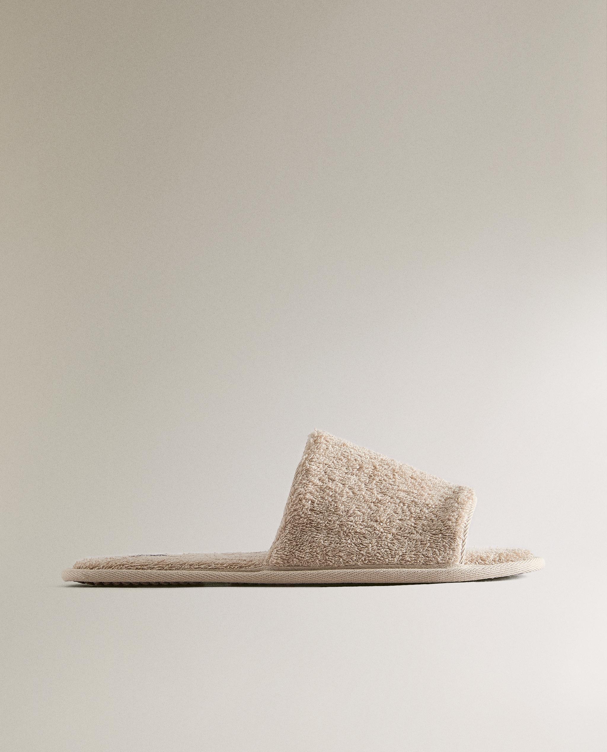 OPEN TERRY BATHROOM SLIPPERS product thumbnail 19