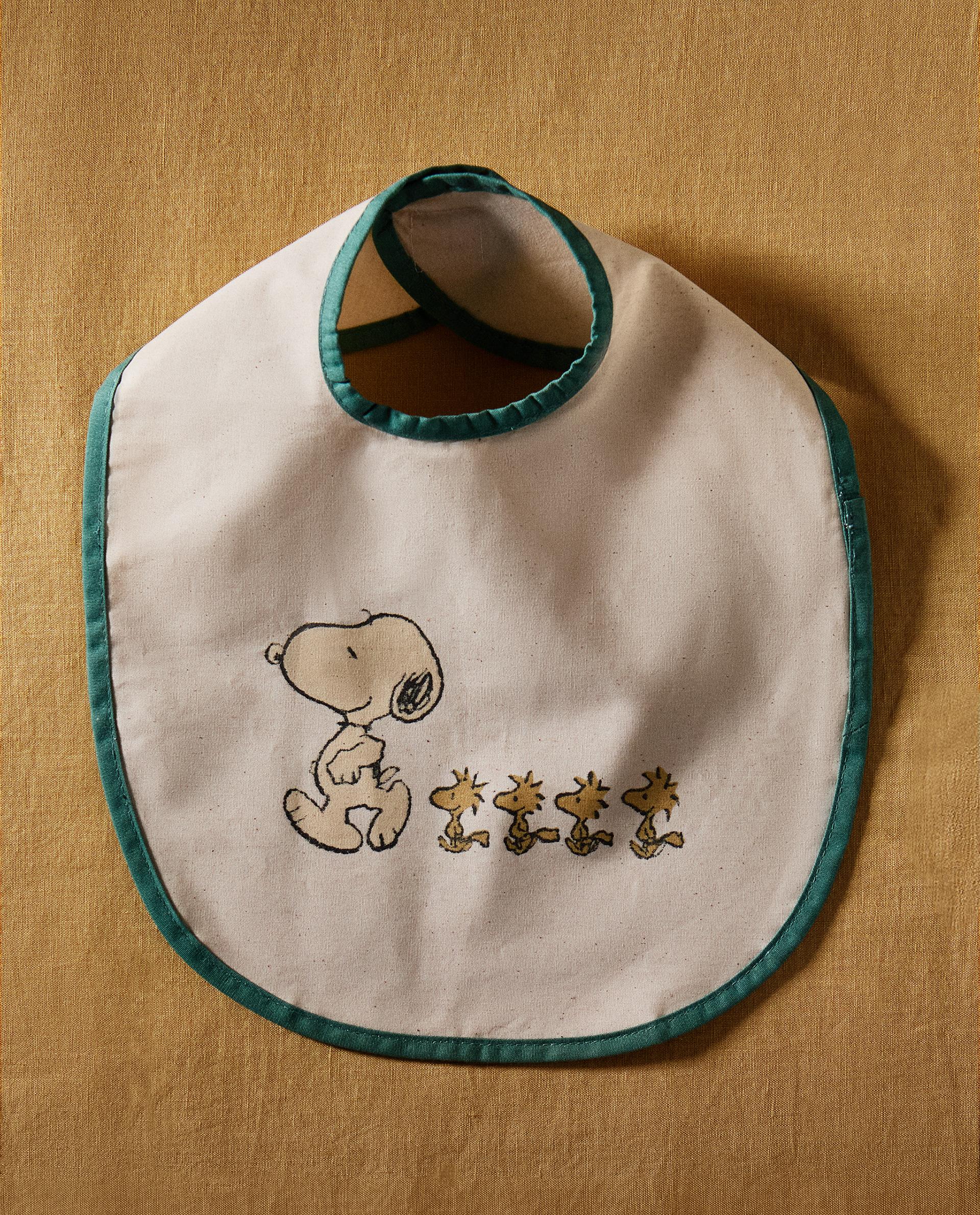 CHILDREN'S PEANUTS™ RESIN-COATED BIB