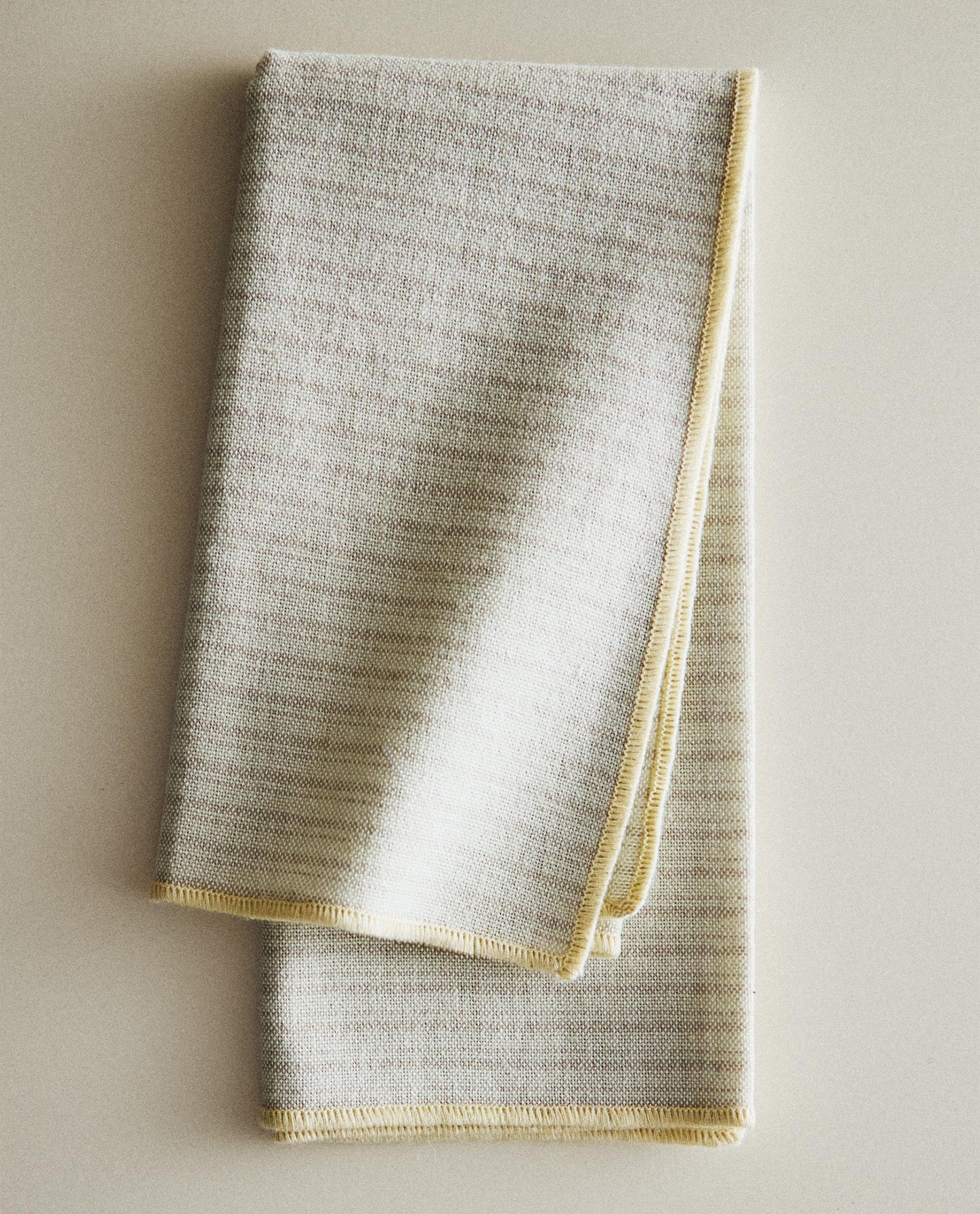 PACK SERVILLETAS RAYAS OVERLOCK (PACK DE 2) PACK SERVILLETAS RAYAS OVERLOCK (PACK DE 2)