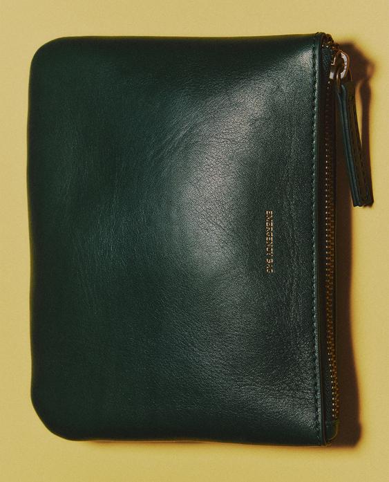 "EMERGENCY BAG" LEATHER WASH BAG "EMERGENCY BAG" LEATHER WASH BAG