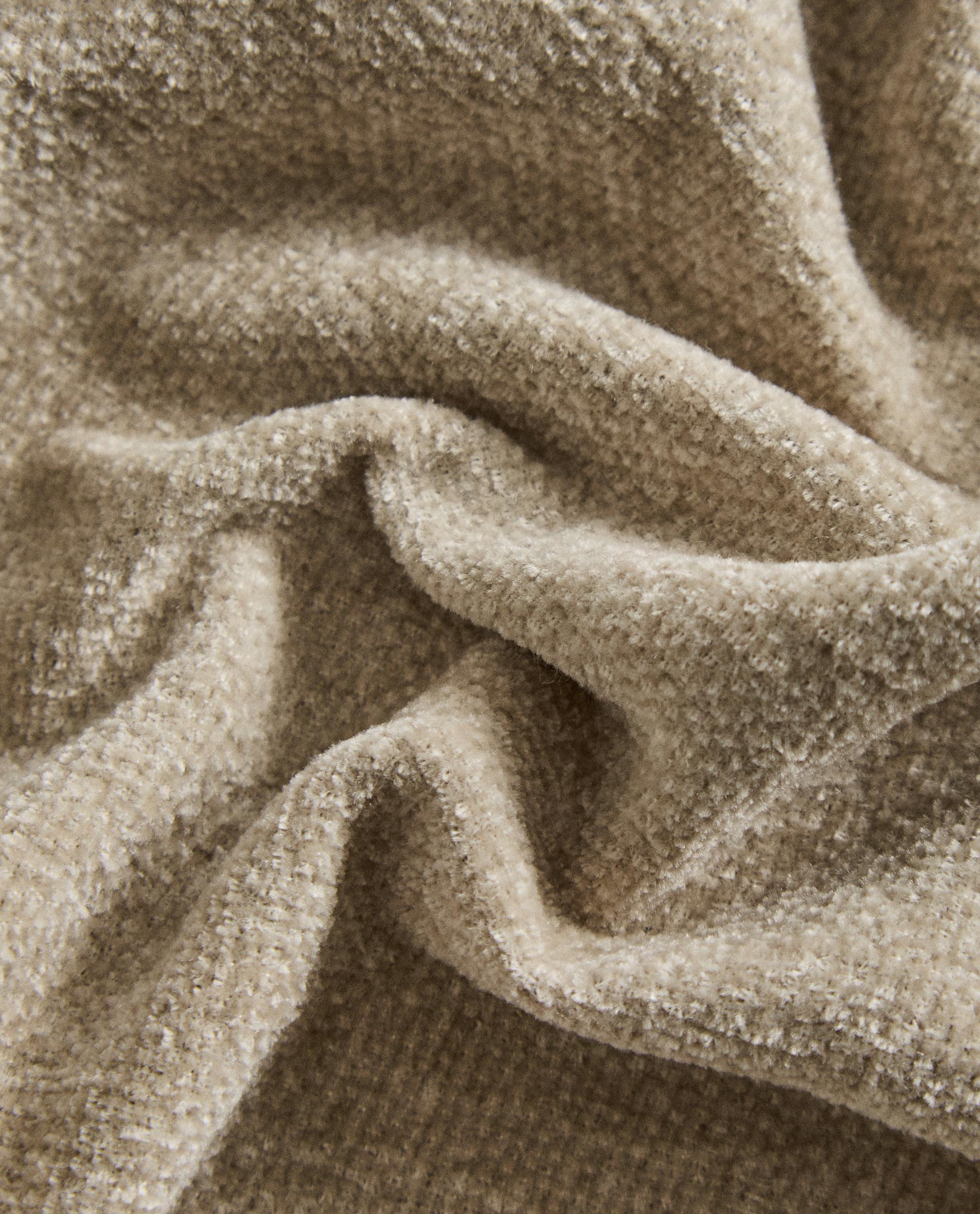 CHENILLE THROW product thumbnail 3