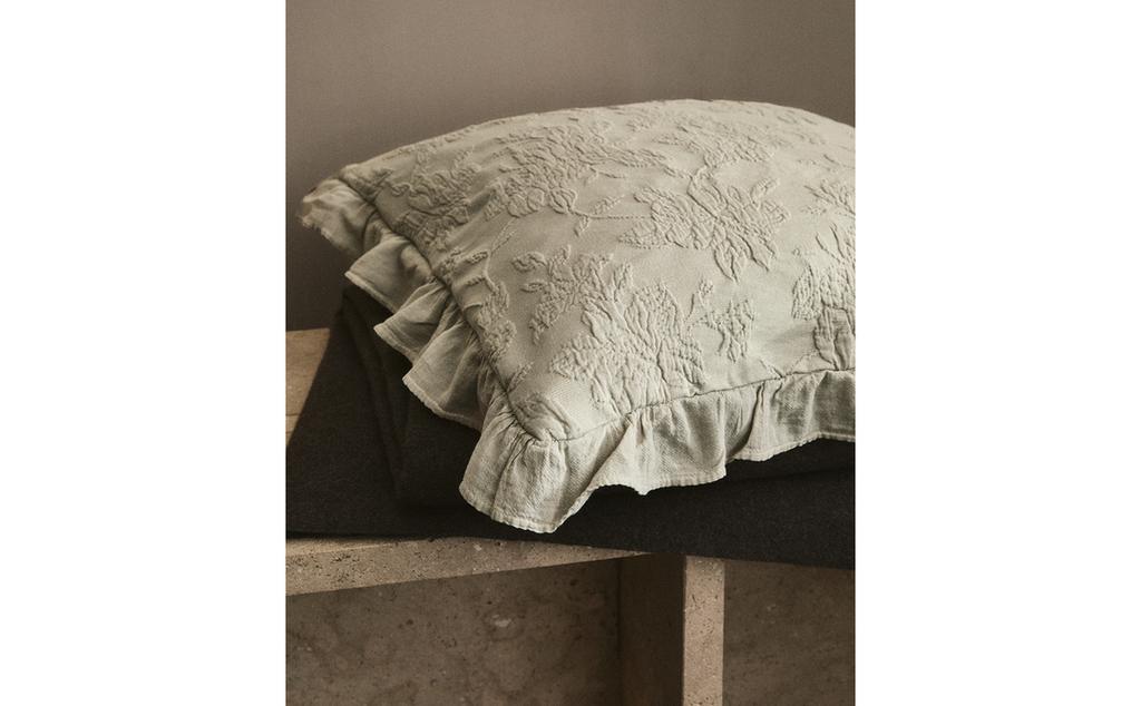 JACQUARD CUSHION COVER WITH RUFFLE
