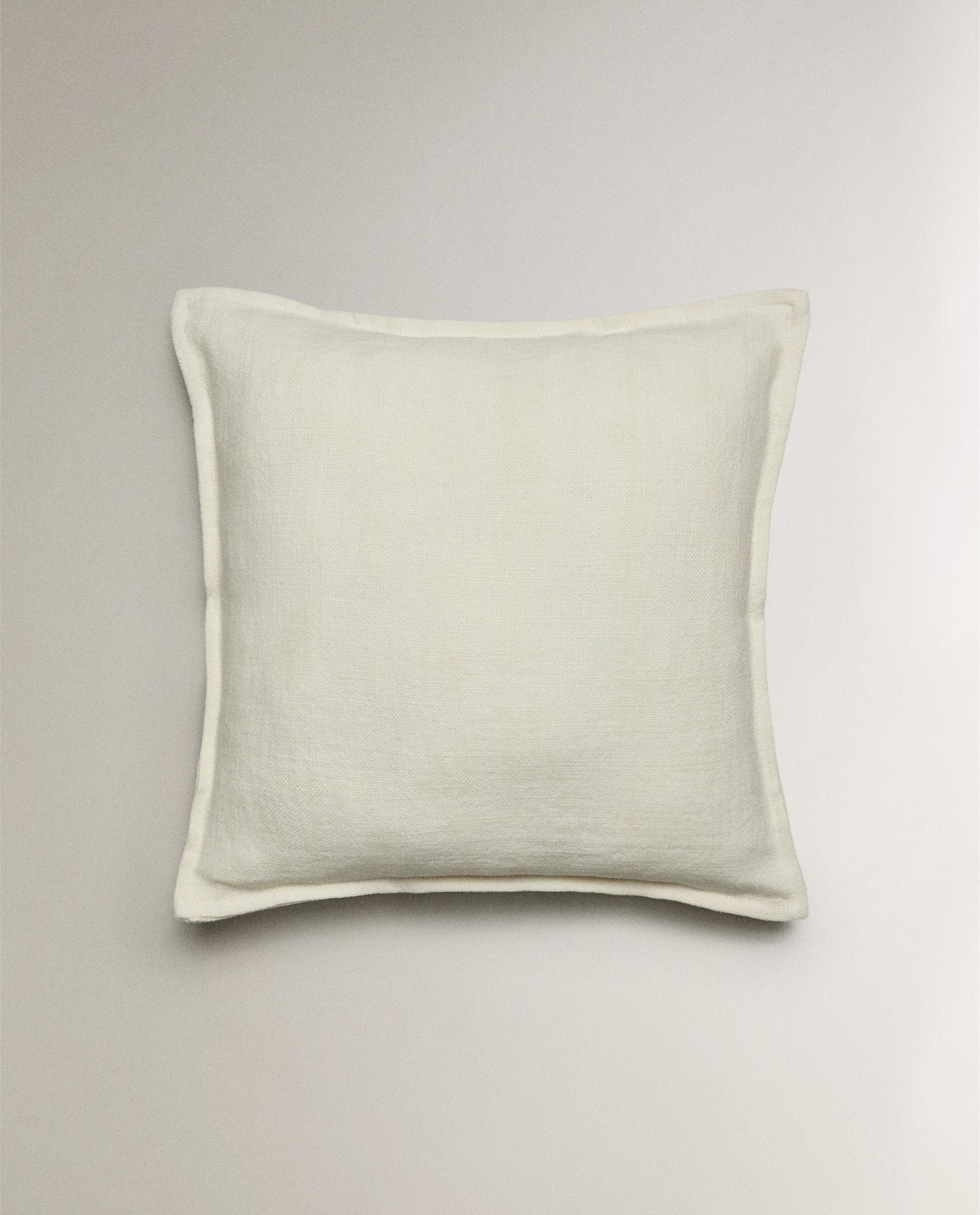 ロングクッション低反発　カバー付き　Zara  ファイバーピロー XXLサイズ | Zara Home 日本/Japan