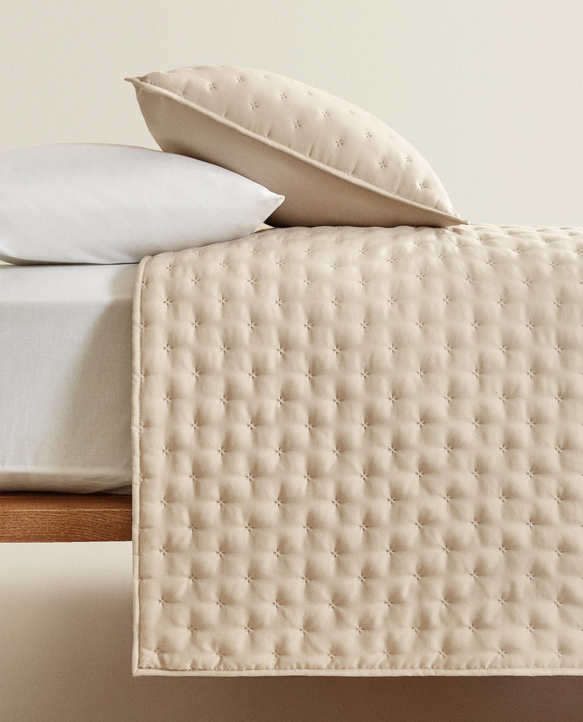 QUILTED BEDSPREAD WITH DOTS product thumbnail 14