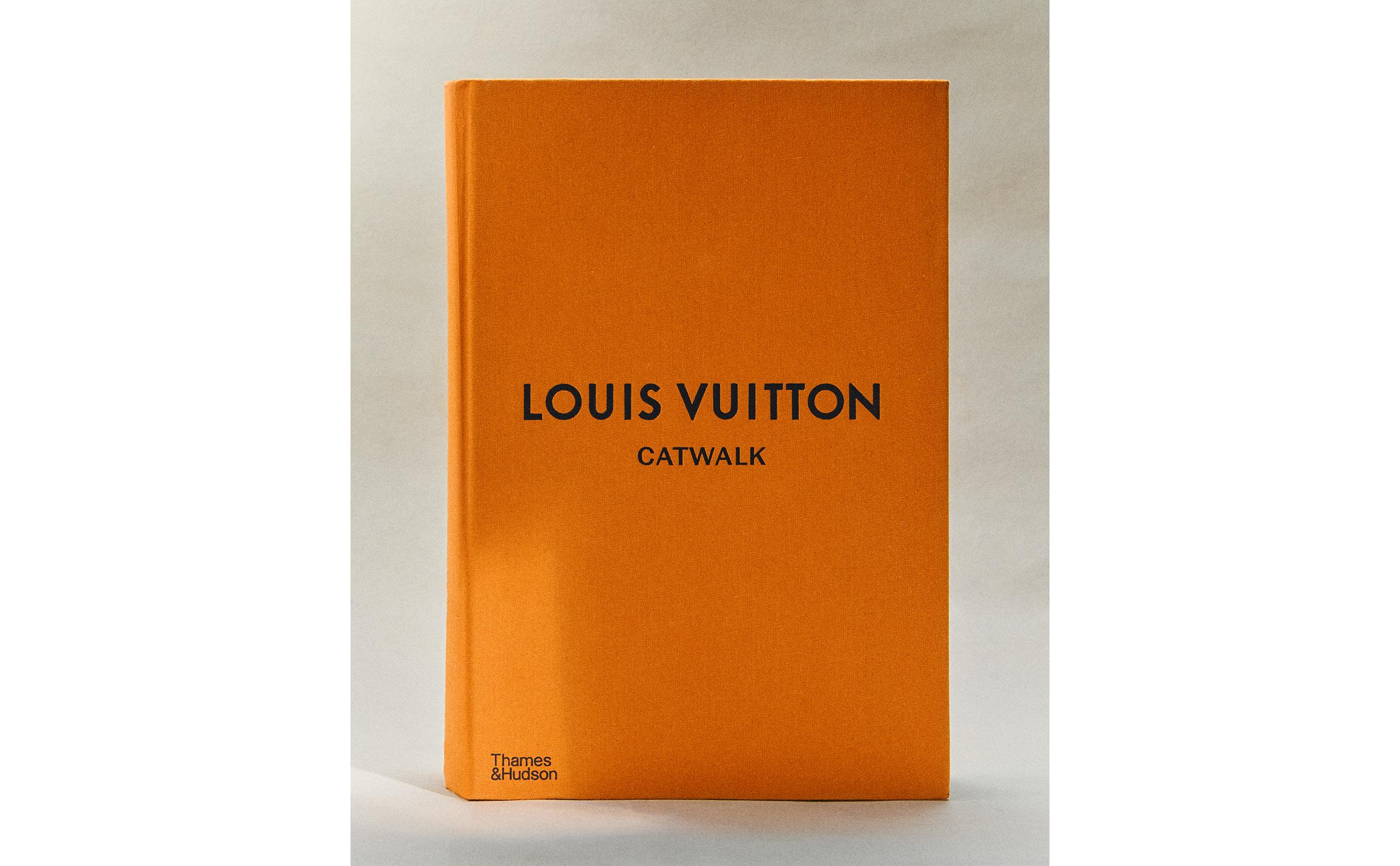 OK-[LIBRO CATWALK LUIS VUITTON]L4-