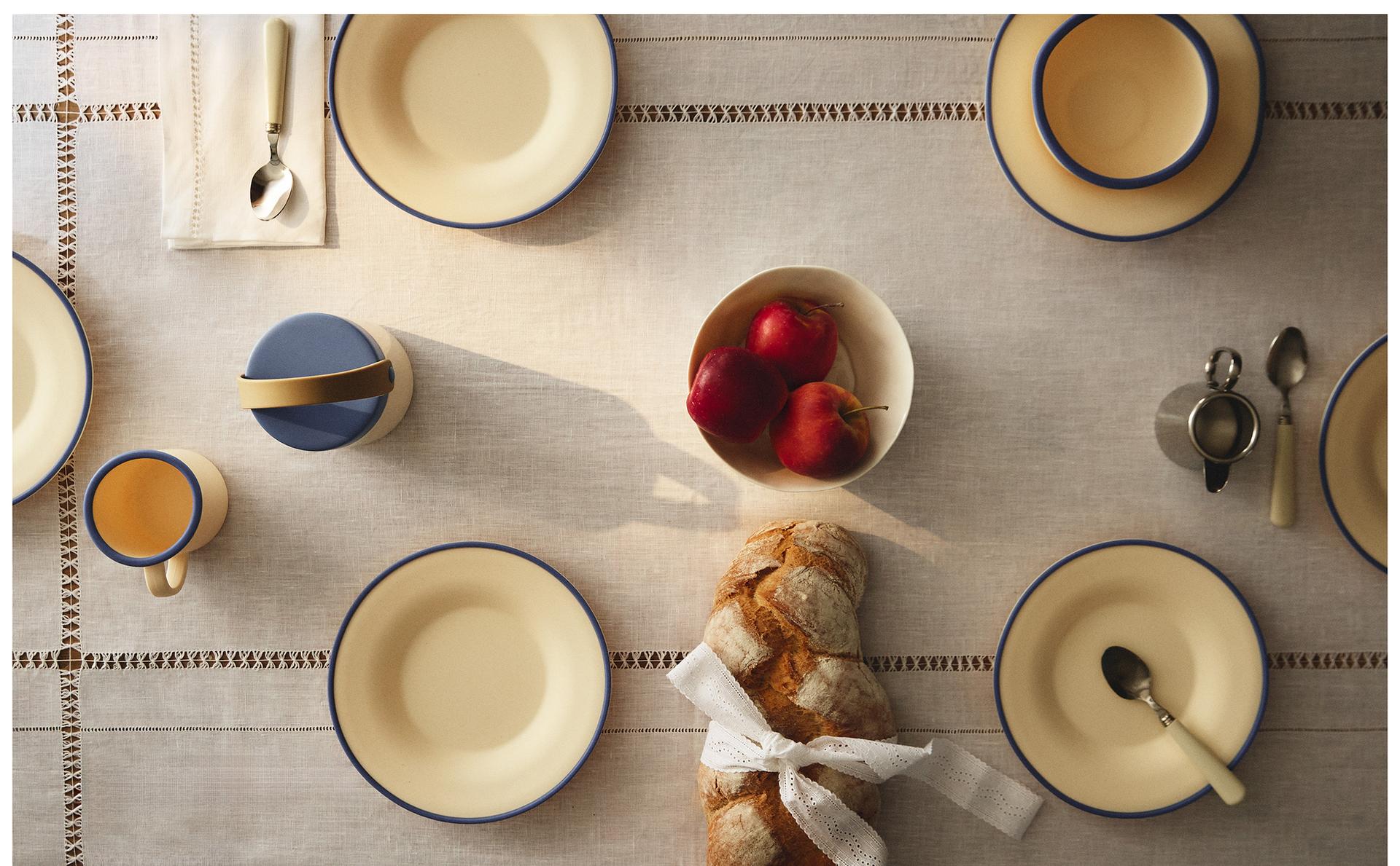 طقم أواني طعام للأطفال وأدوات تناول الطعام بحافة