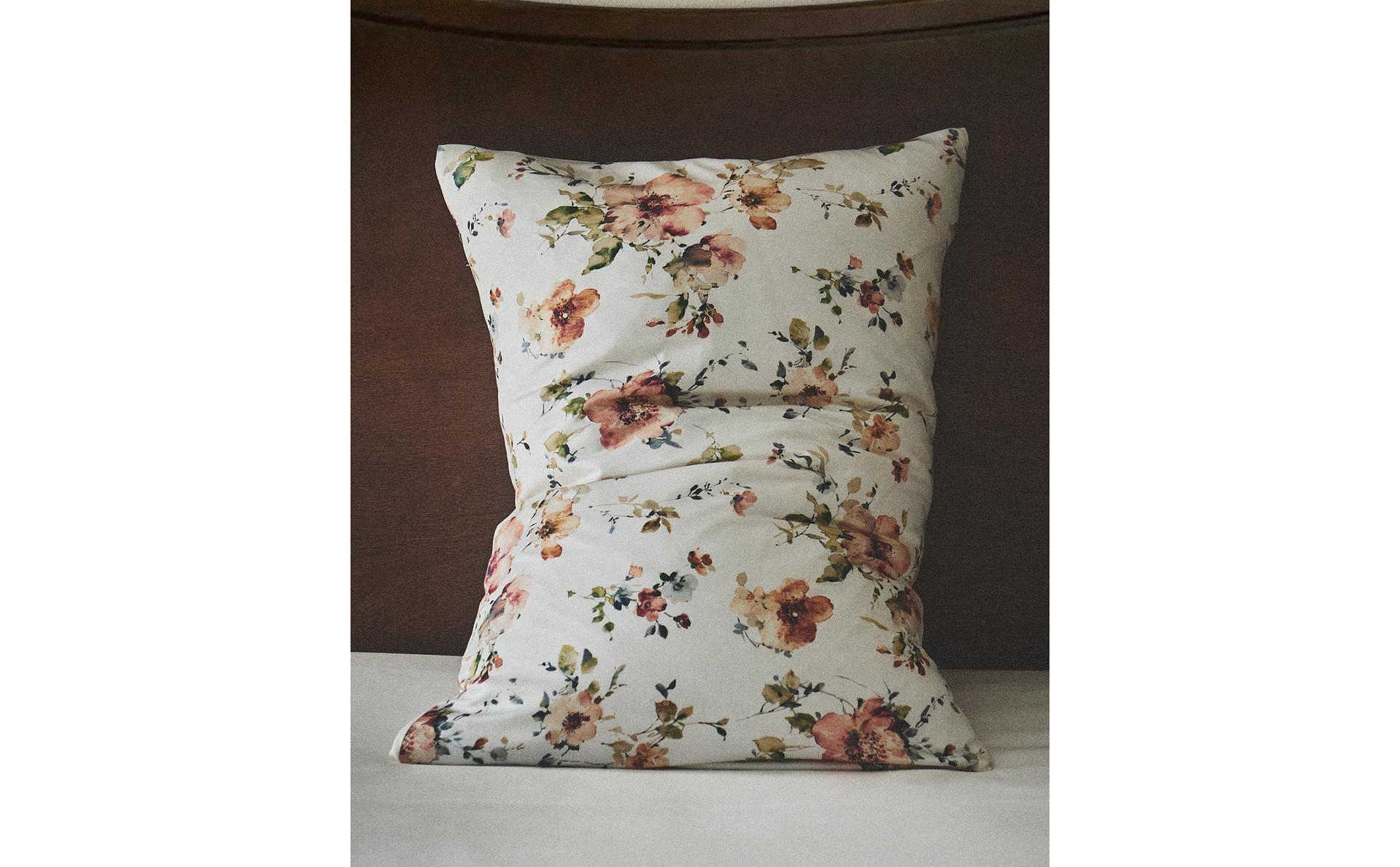 WILD FLOWERS SATEEN PILLOWCASE (300 THREAD COUNT) WILD FLOWERS SATEEN PILLOWCASE (300 THREAD COUNT)