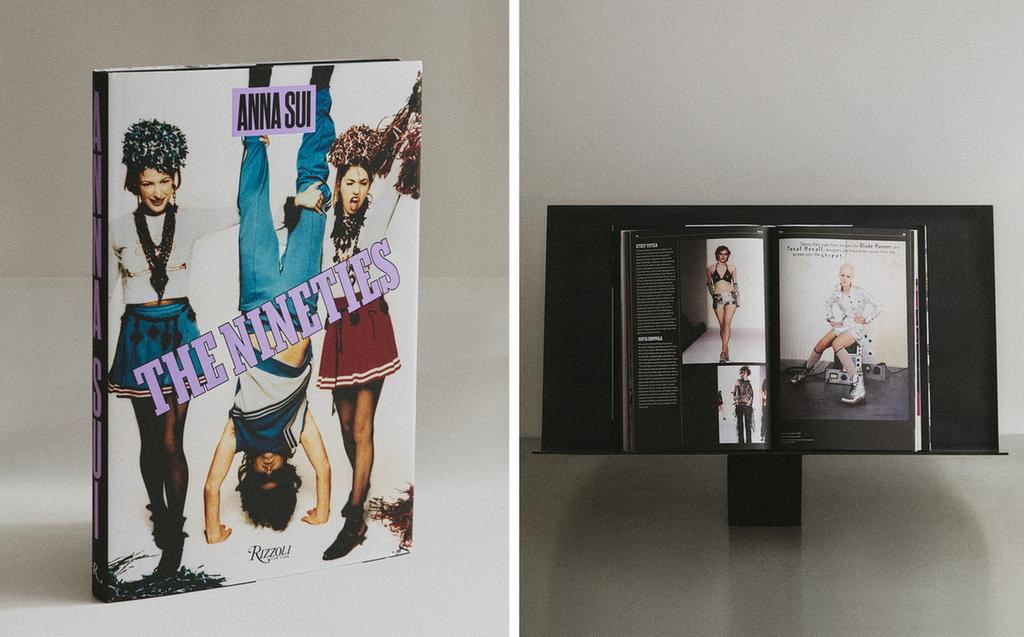 THE NINETIES BOOK (ENGLISH)