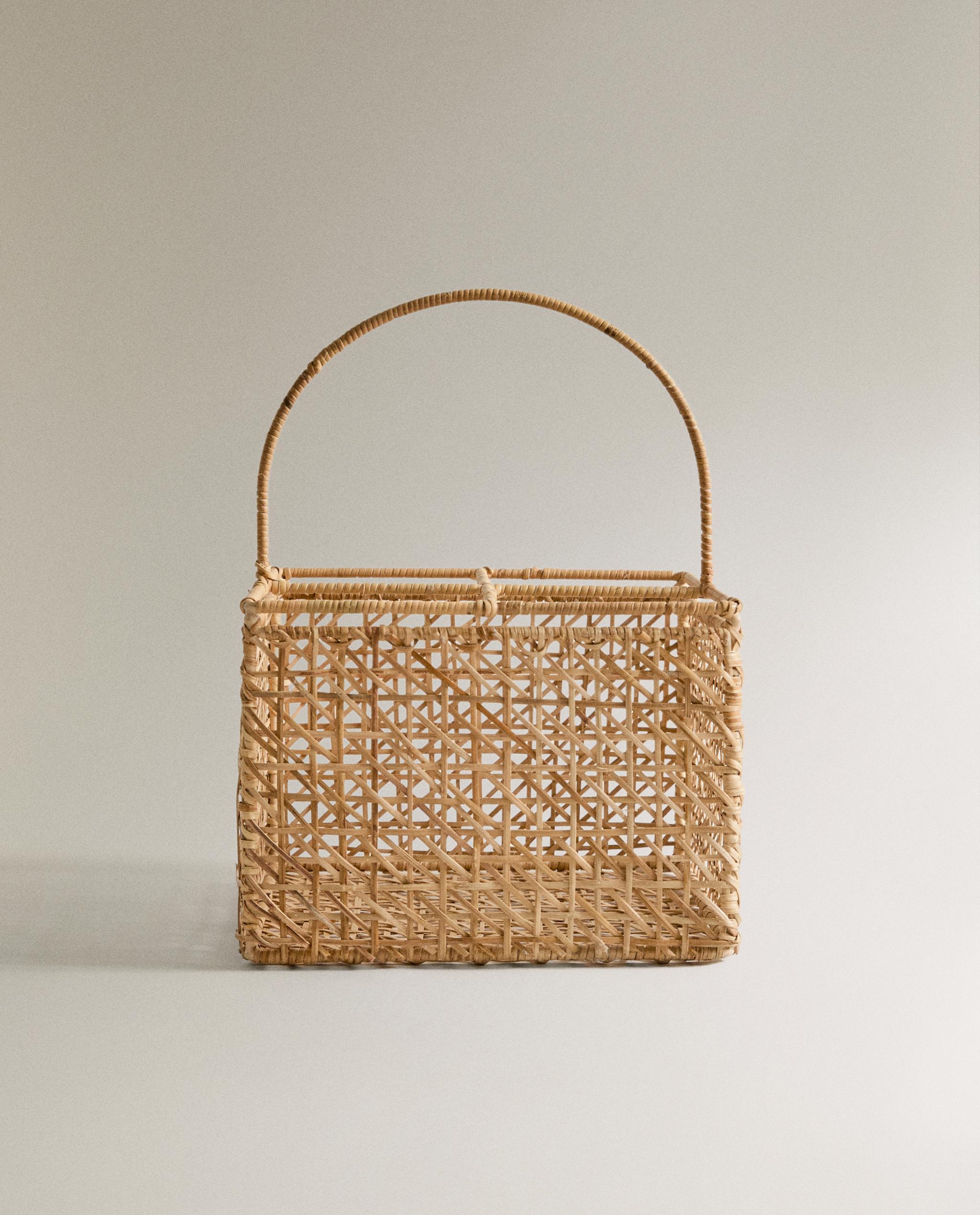 RATTAN BOTTLE STAND WITH HANDLE product thumbnail 4