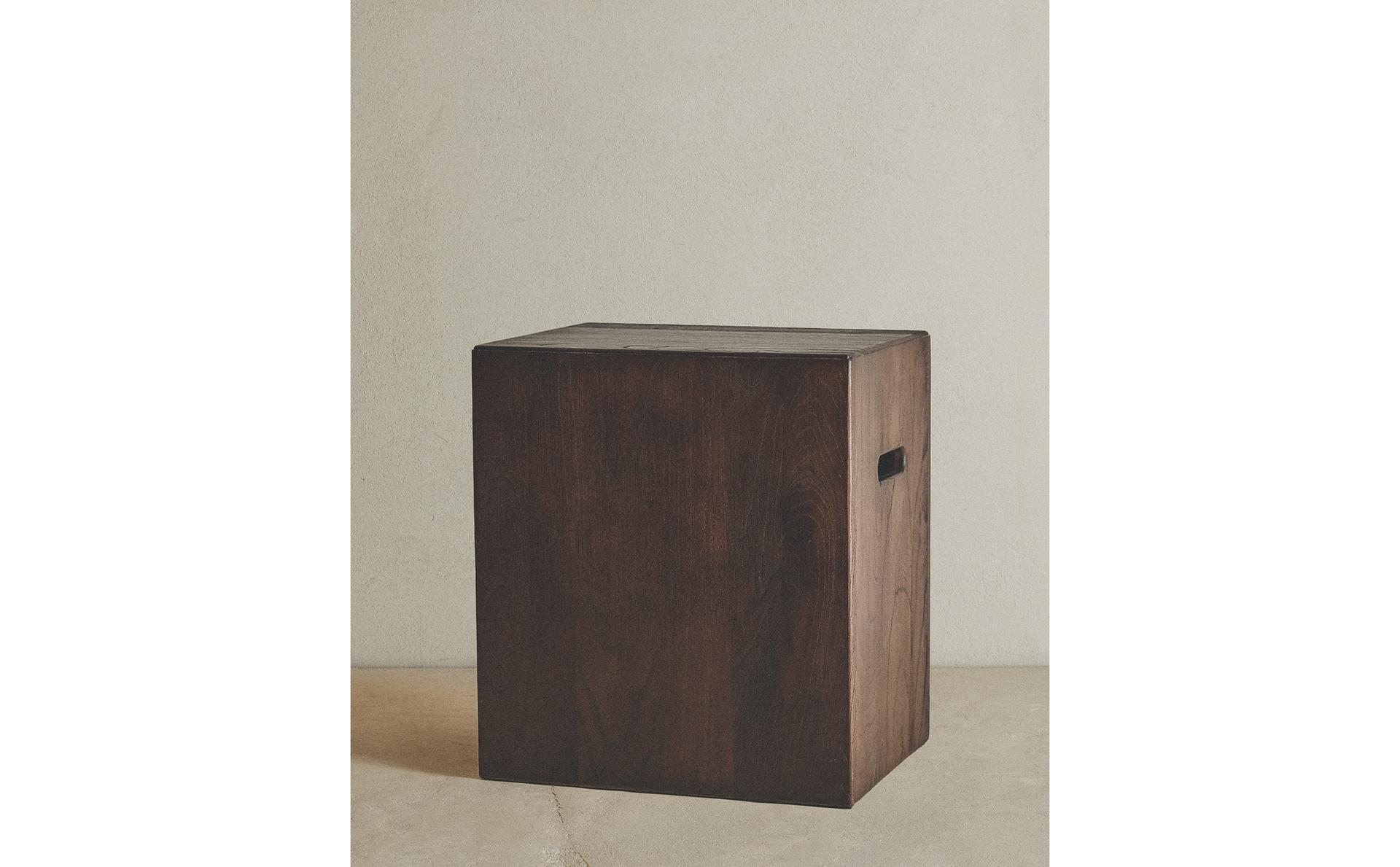 WOODEN CUBE SIDE TABLE WOODEN CUBE SIDE TABLE