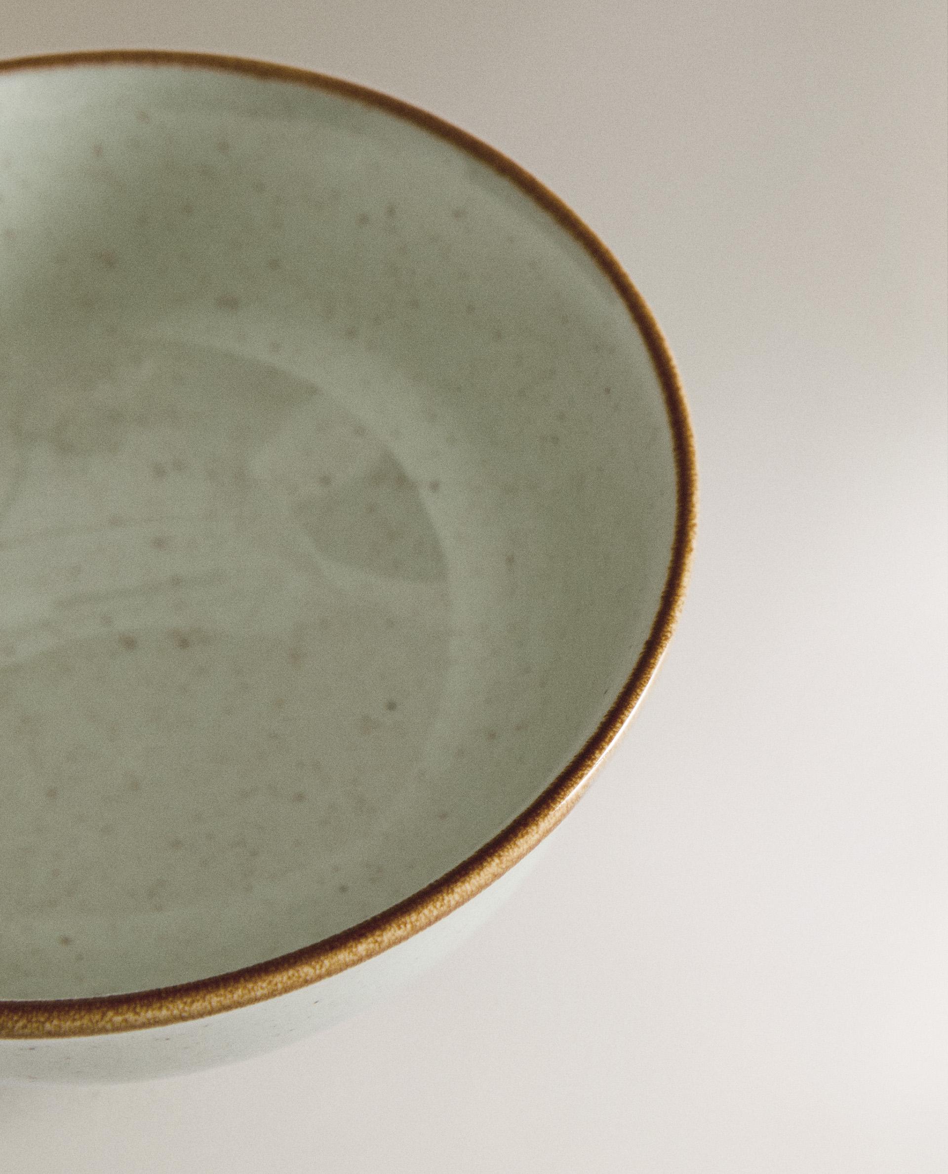 PORCELAIN MINI BOWL WITH ANTIQUE FINISH RIM