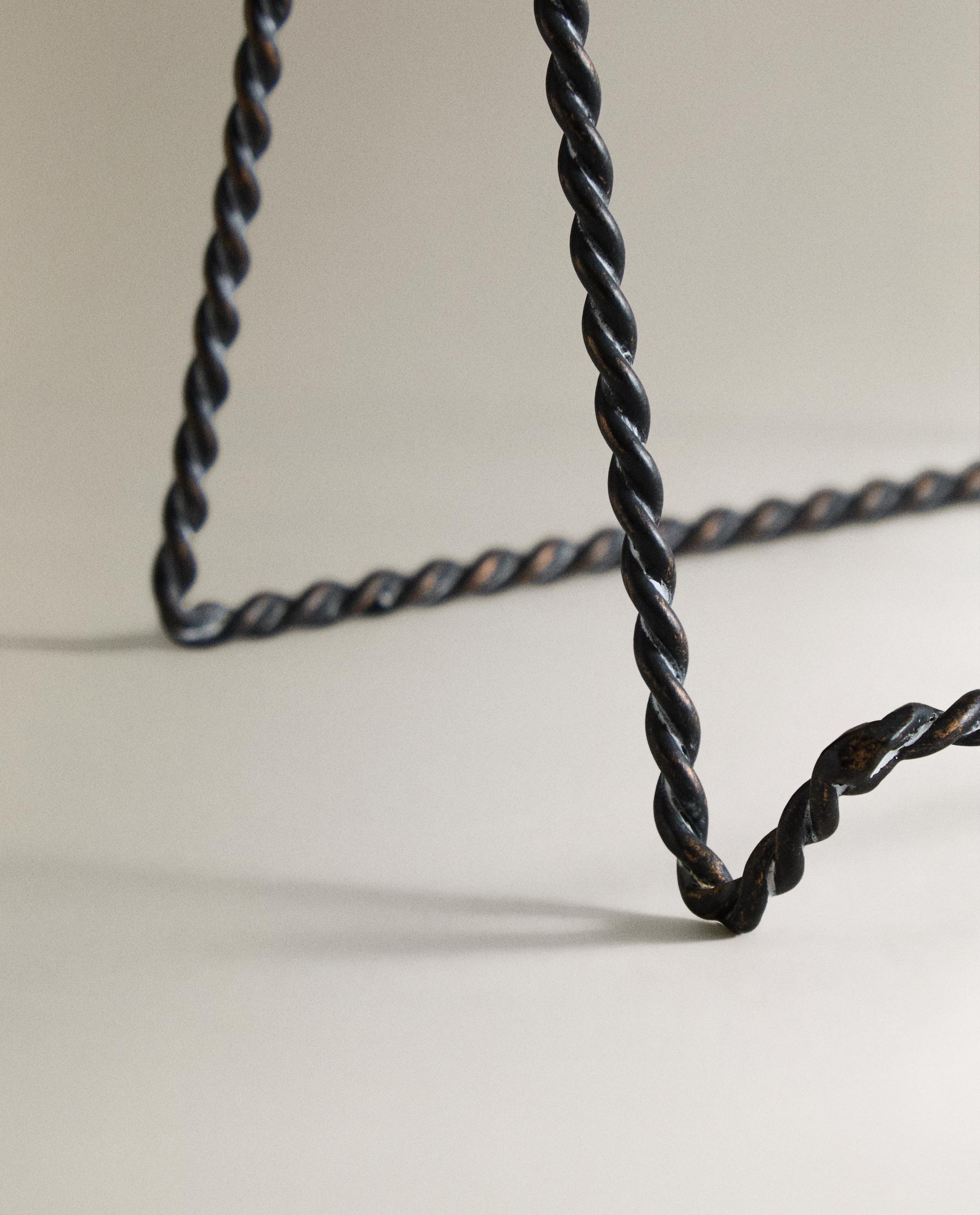 BRAIDED METAL DISPLAY STAND product thumbnail 3