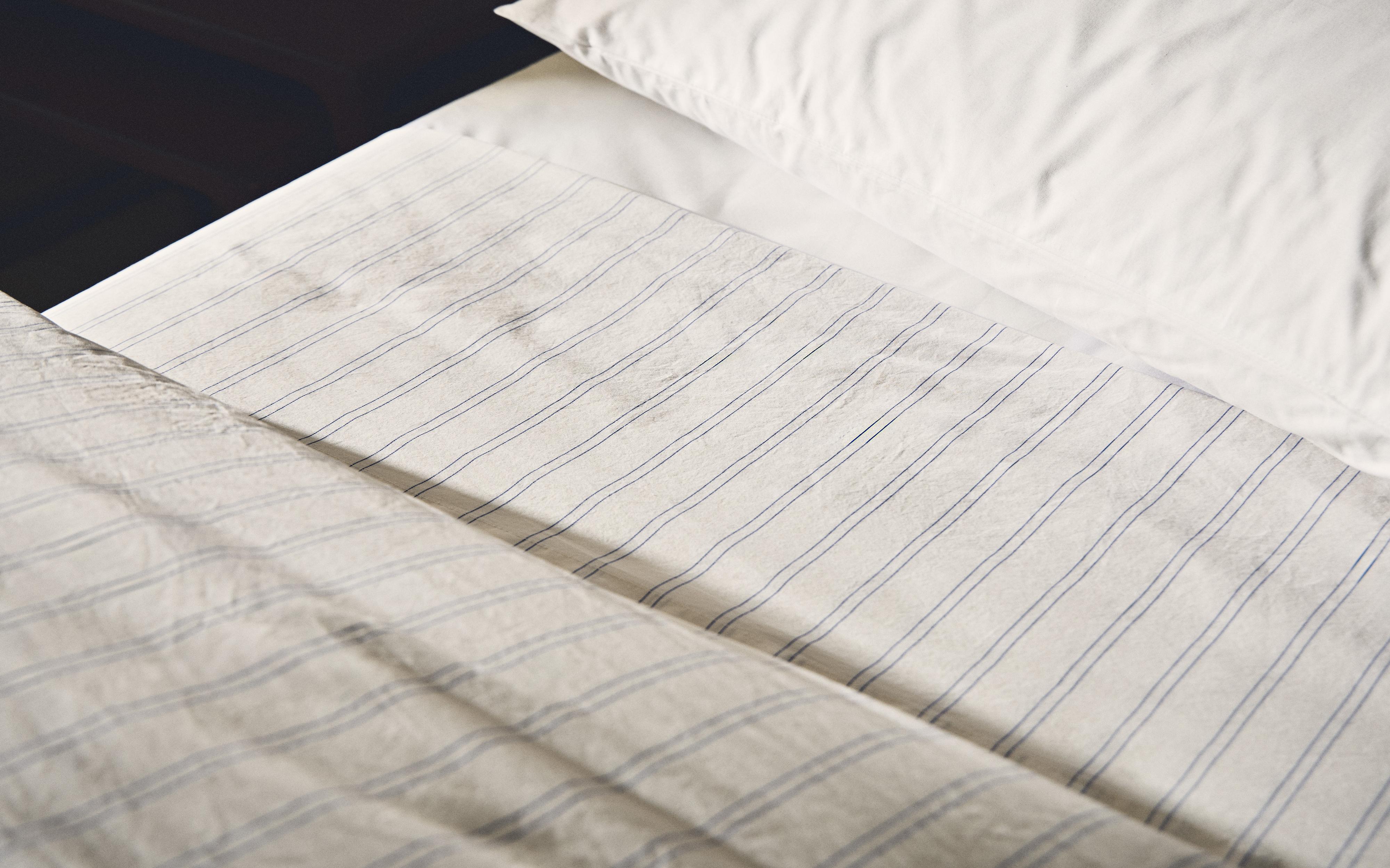 COTTON FLAT SHEET WITH DOUBLE STRIPES