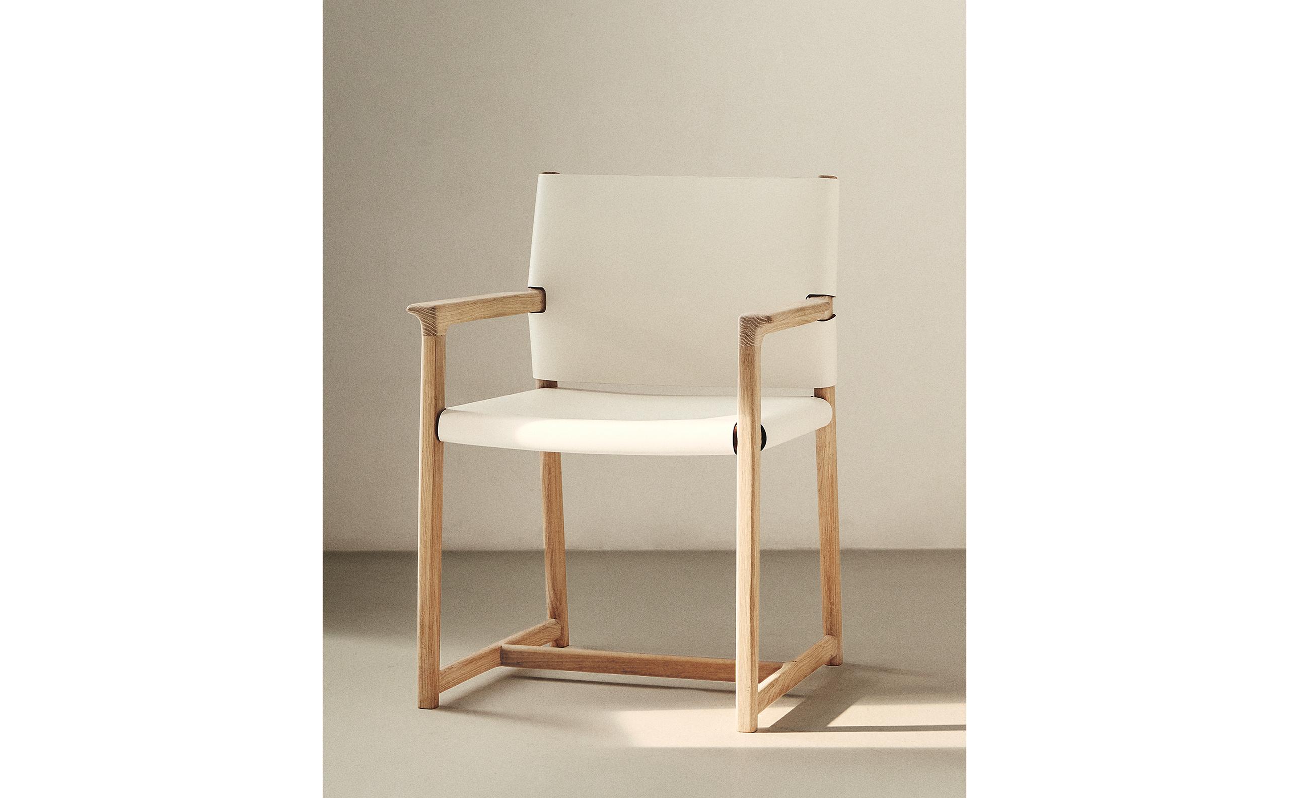 CHAIR 03