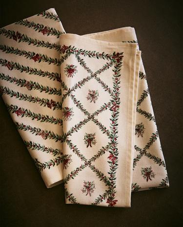 SET OF CHRISTMAS GARLAND TEA TOWELS (SET OF 2)