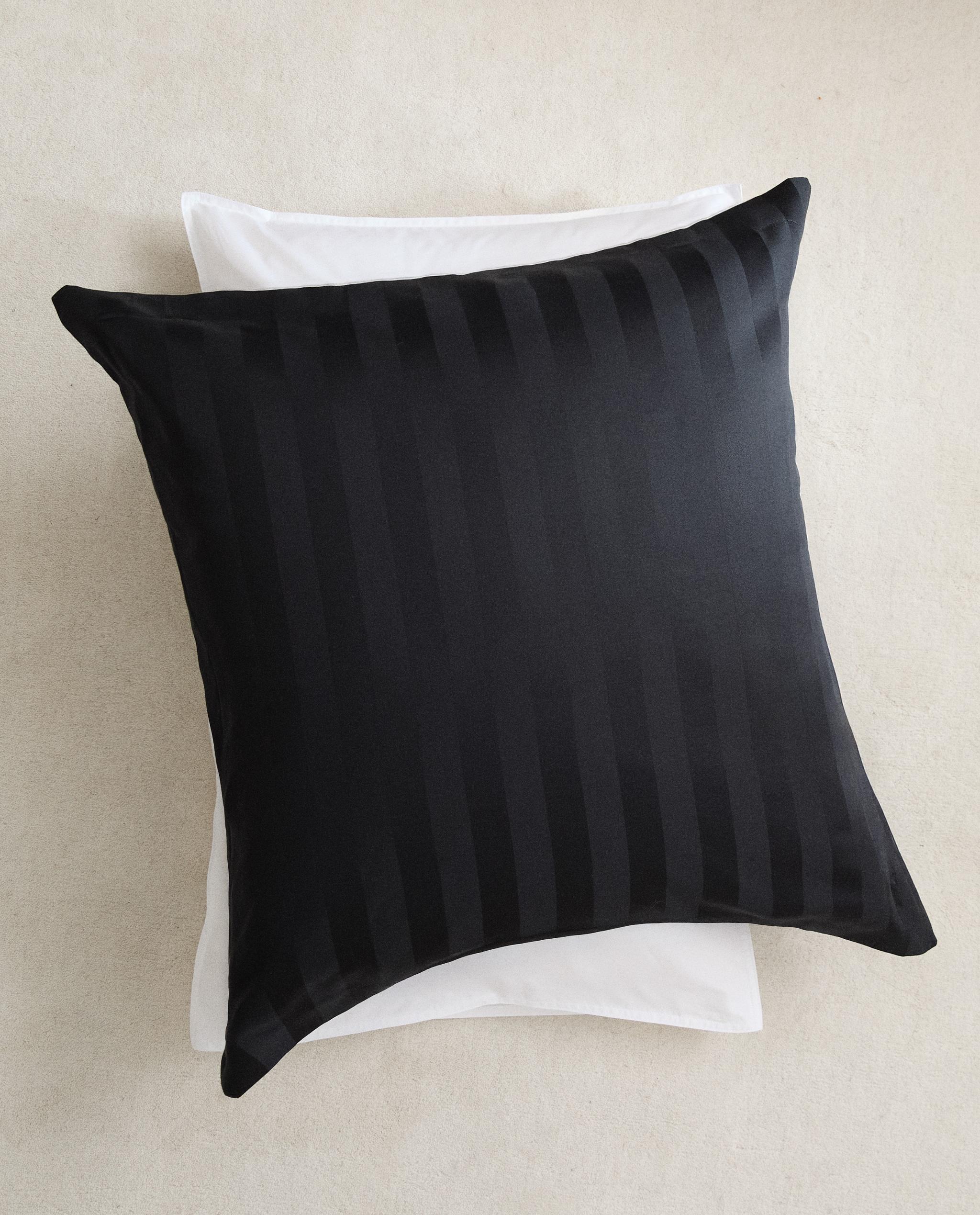 STRIPED SATEEN PILLOWCASE (500 THREAD COUNT) product thumbnail 7