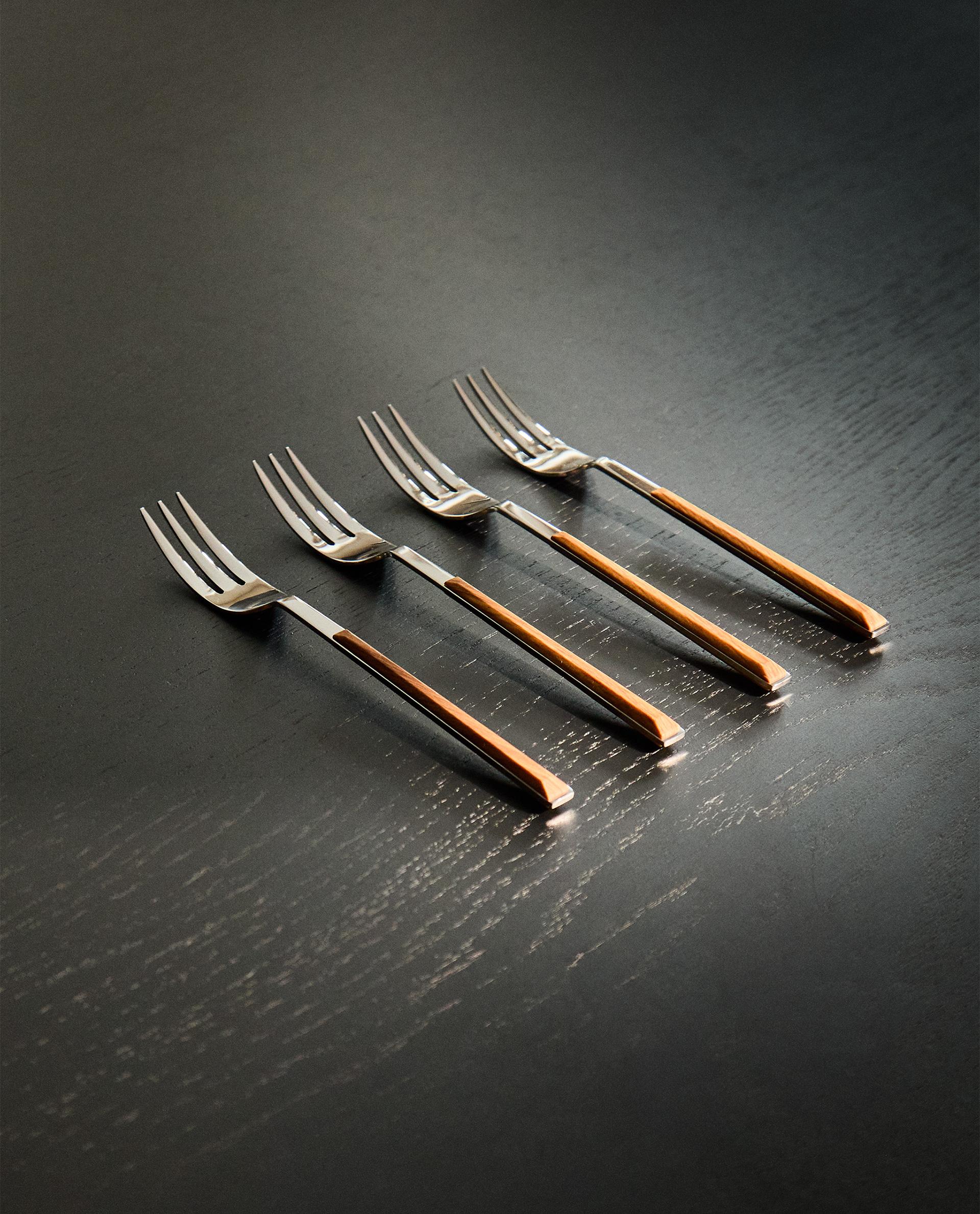 SET OF BRUNCH FORKS WITH WOOD-EFFECT HANDLE