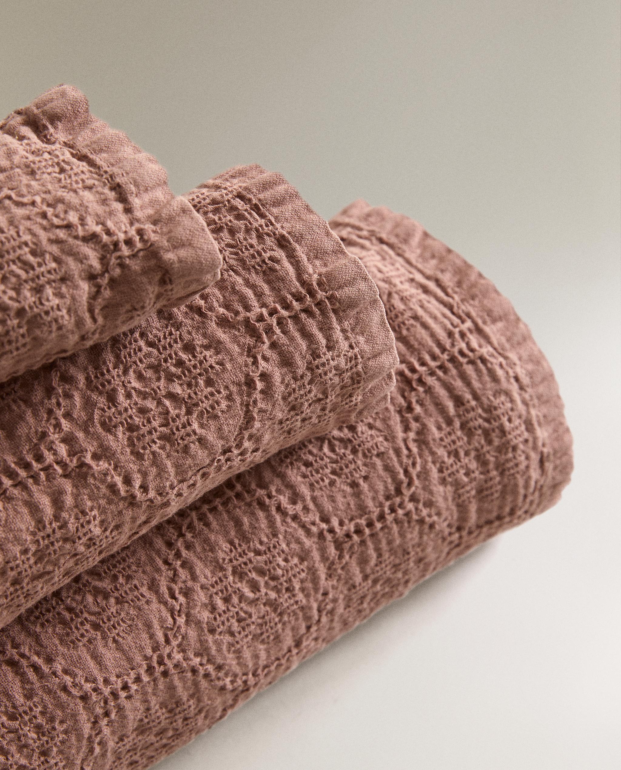 GEOMETRIC WAFFLE-KNIT BATH TOWEL product thumbnail 6