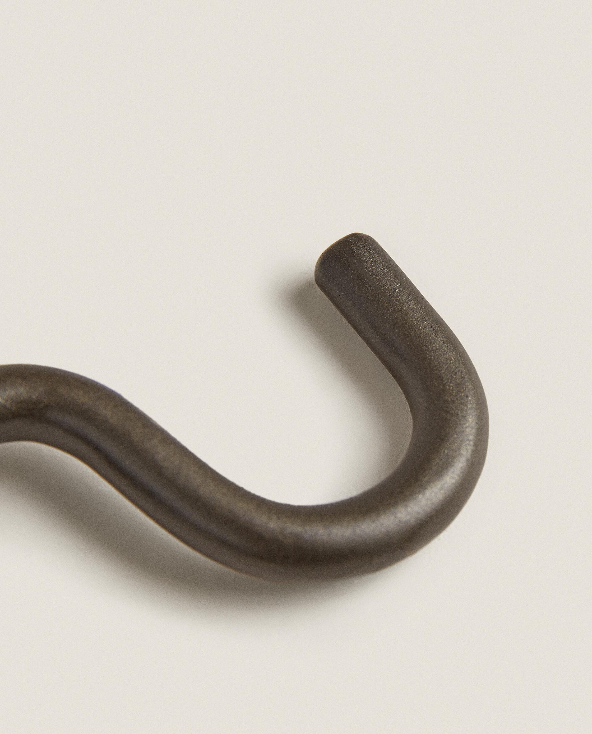 METALLIC CURTAIN POLE HOOK product thumbnail 3