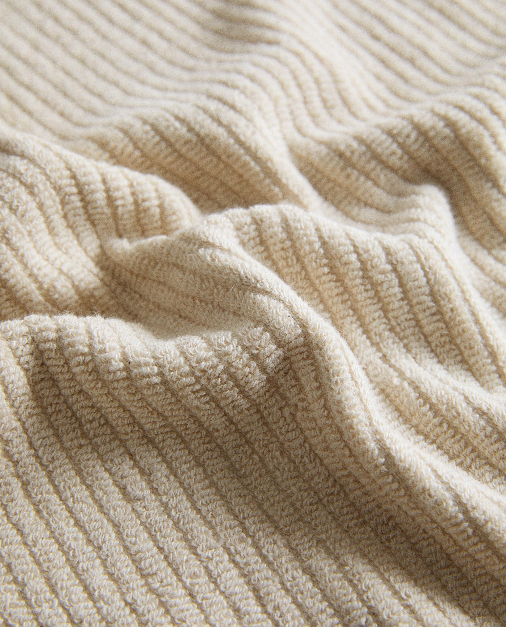 TEXTURED BATH TOWEL product thumbnail 6