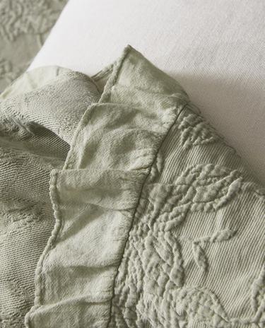 COLCHA JACQUARD VOLANTE