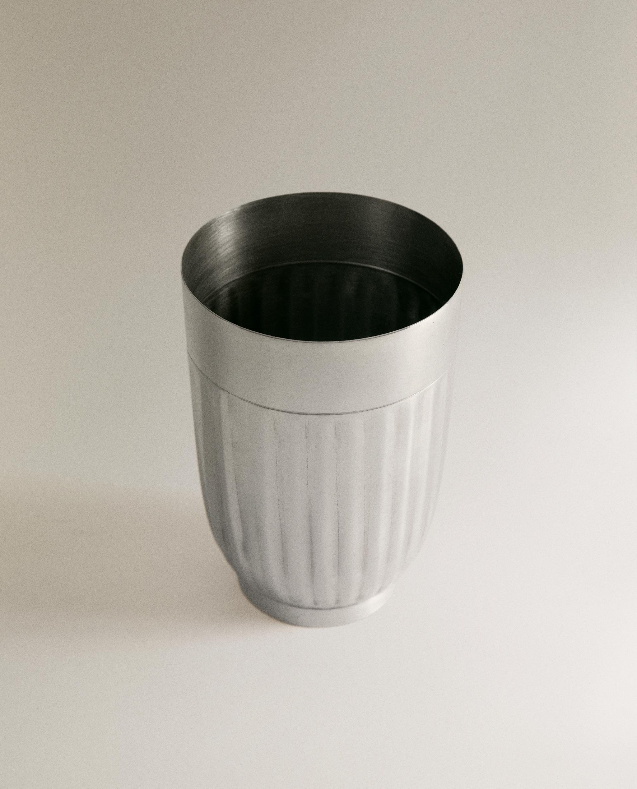 WAVY METAL BATHROOM SET product thumbnail 16