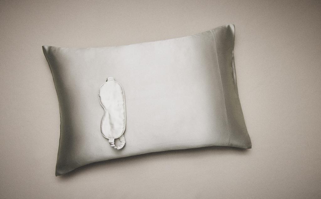 MULBERRY SILK PILLOWCASE