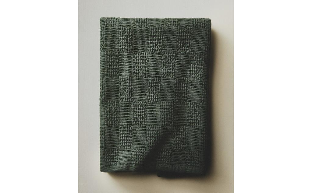 WAFFLE-KNIT TEA TOWEL