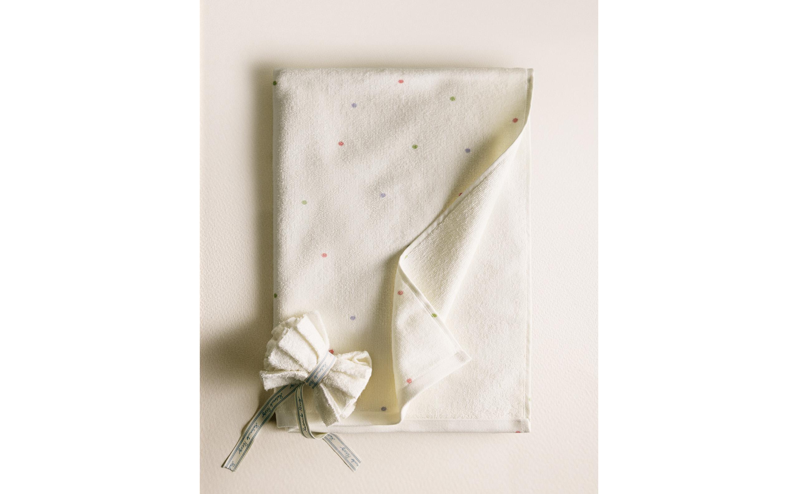 KIDS' VELOUR POLKA DOT TOWEL product thumbnail 9