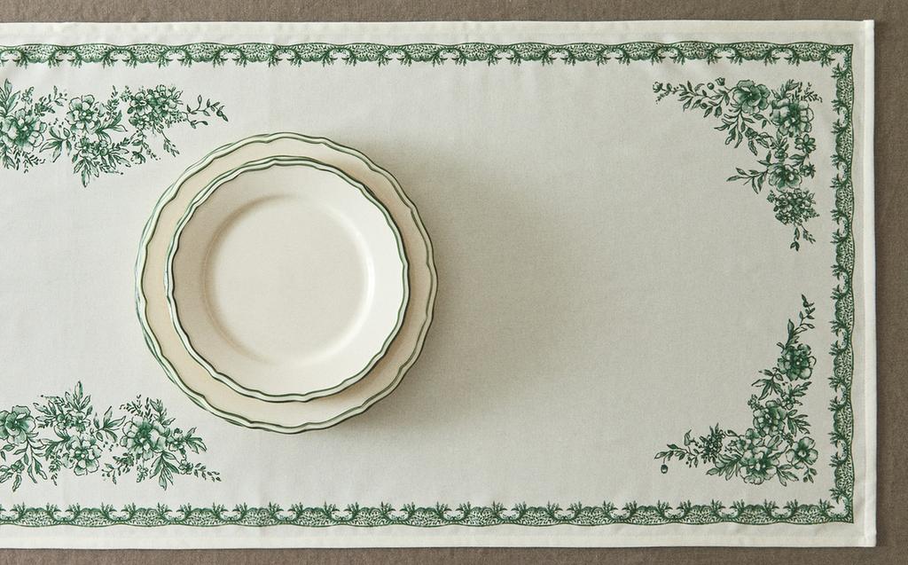 غطاء طاولة ضيق ساتان مطبوع