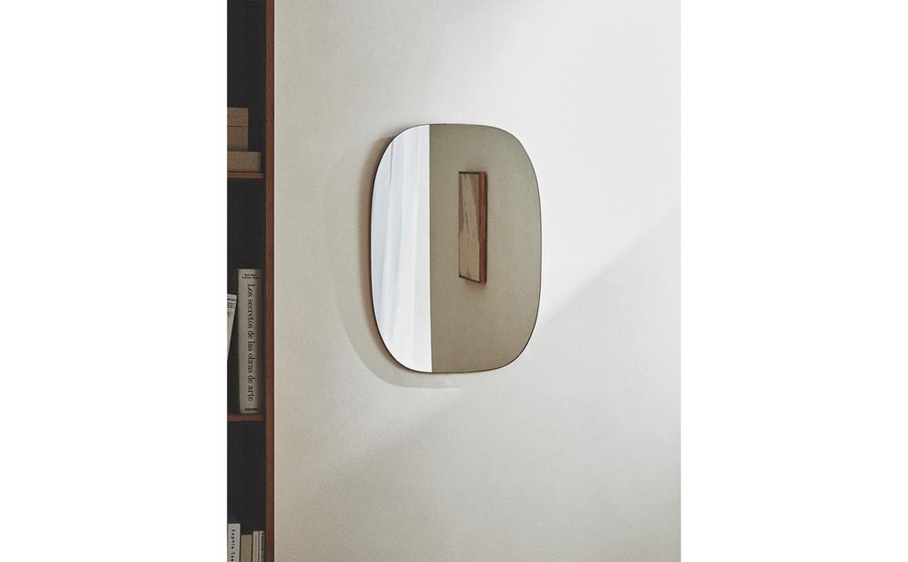 WALL MIRROR WITH ROUND FRAME