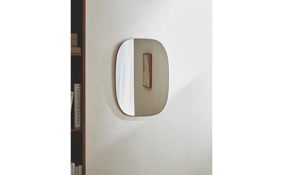 WANDSPIEGEL MET RONDE LIJST WANDSPIEGEL MET RONDE LIJST