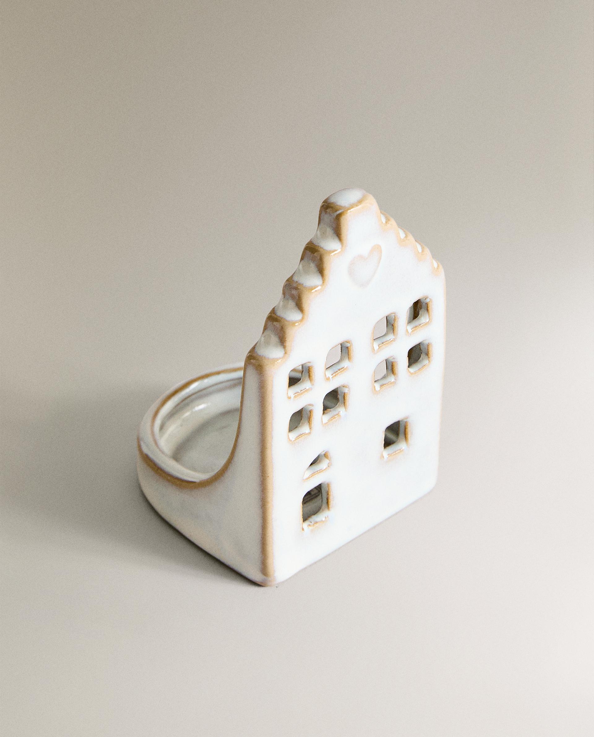 CERAMIC HOUSE CHRISTMAS TEALIGHT HOLDER