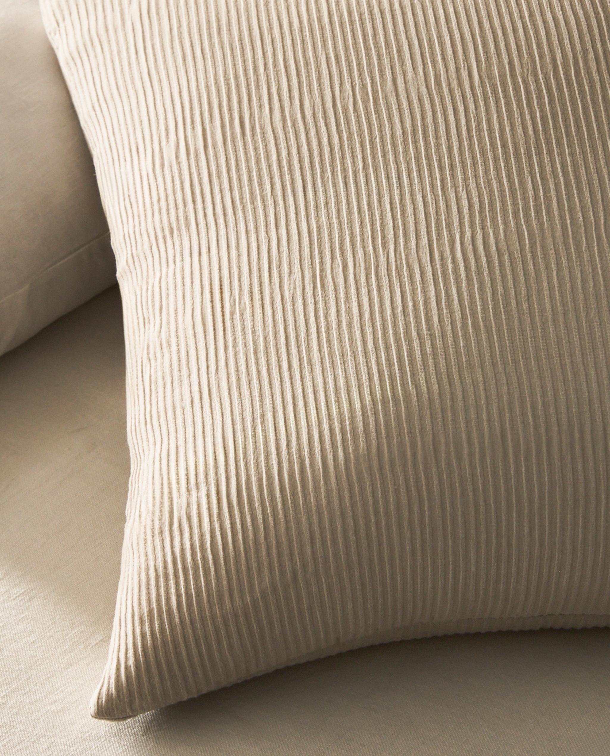 GATHERED QUILT CUSHION COVER product thumbnail 17