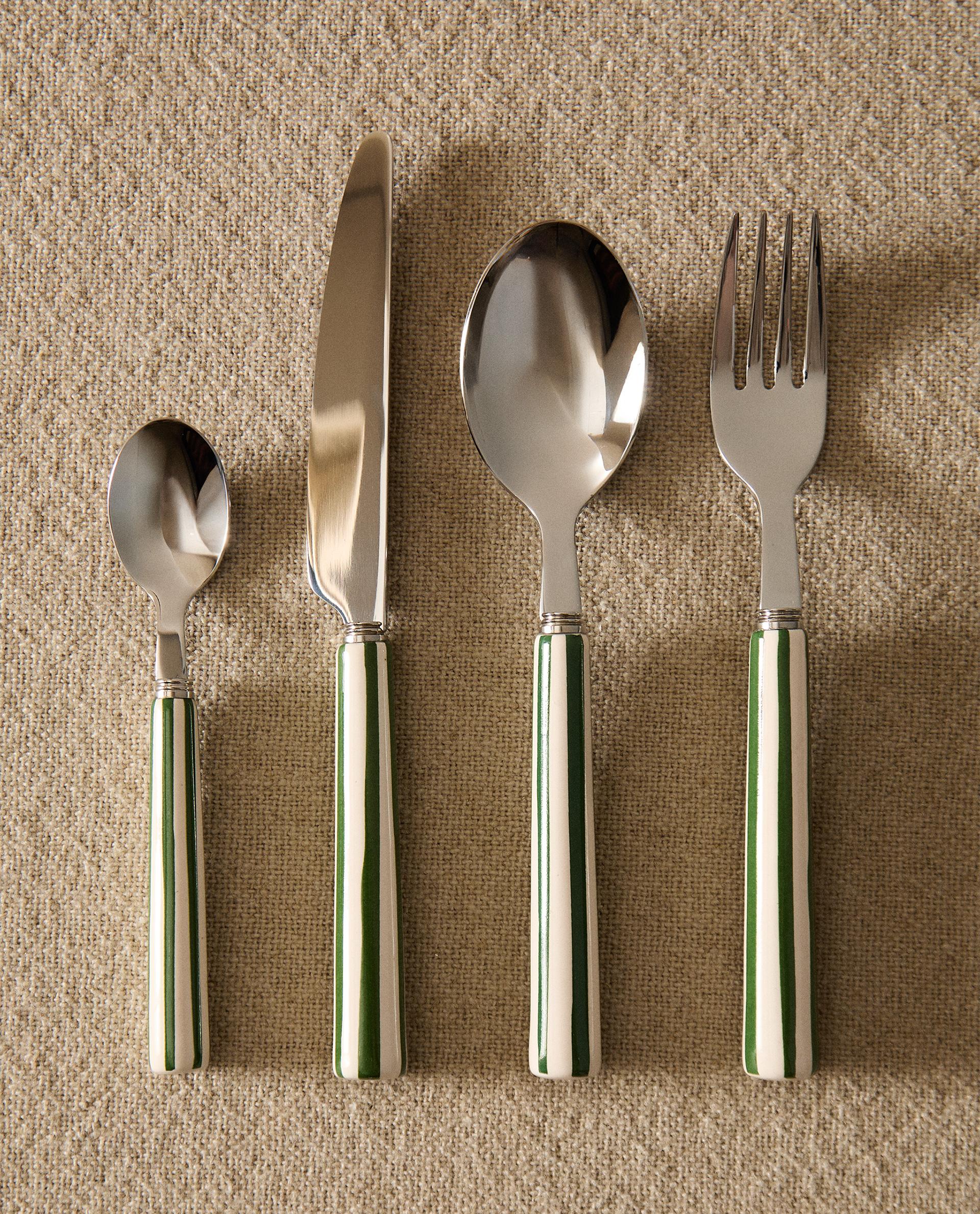 4-PIECE CUTLERY SET WITH CERAMIC HANDLE