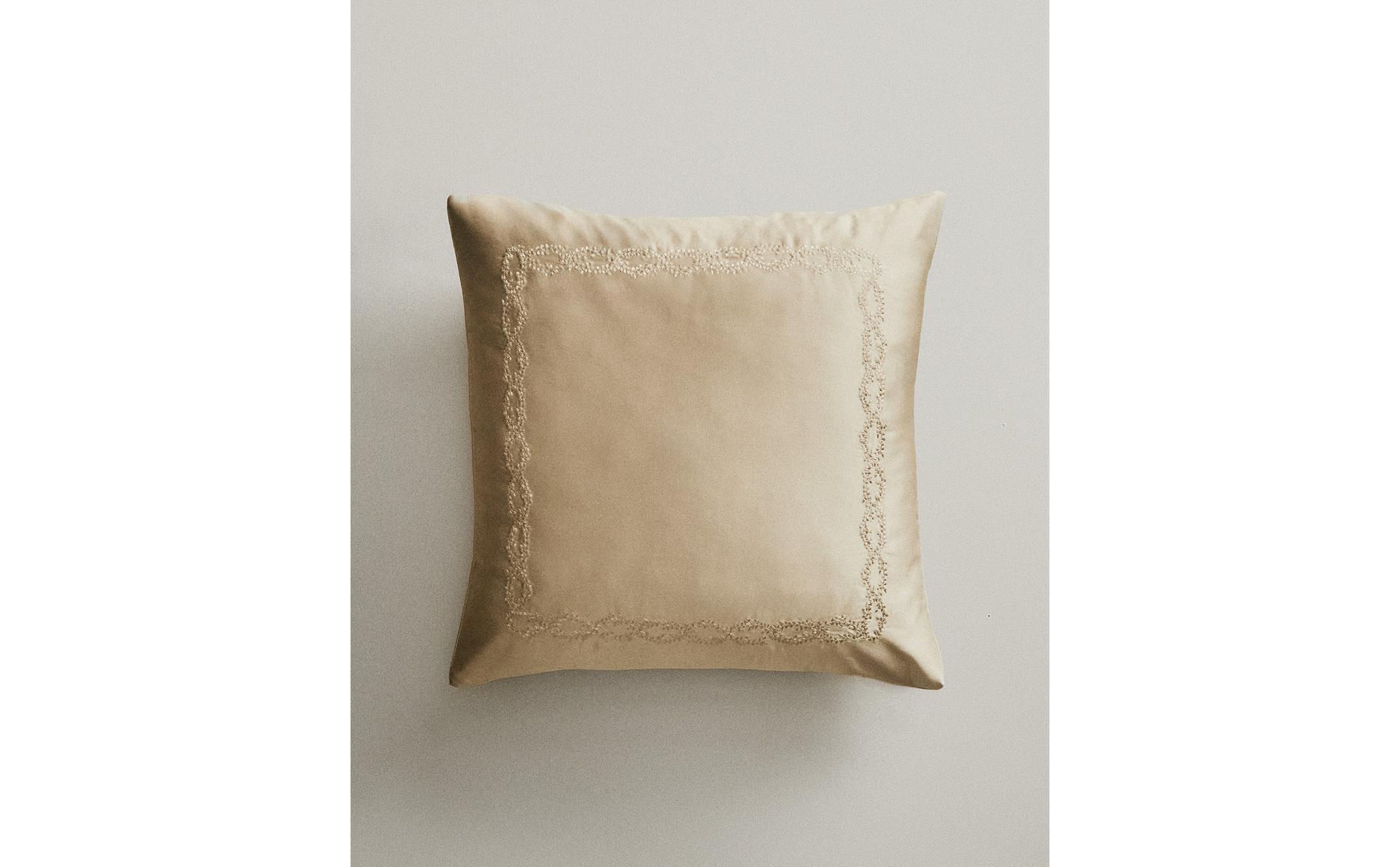 LEAF PRINT CUSHION COVER