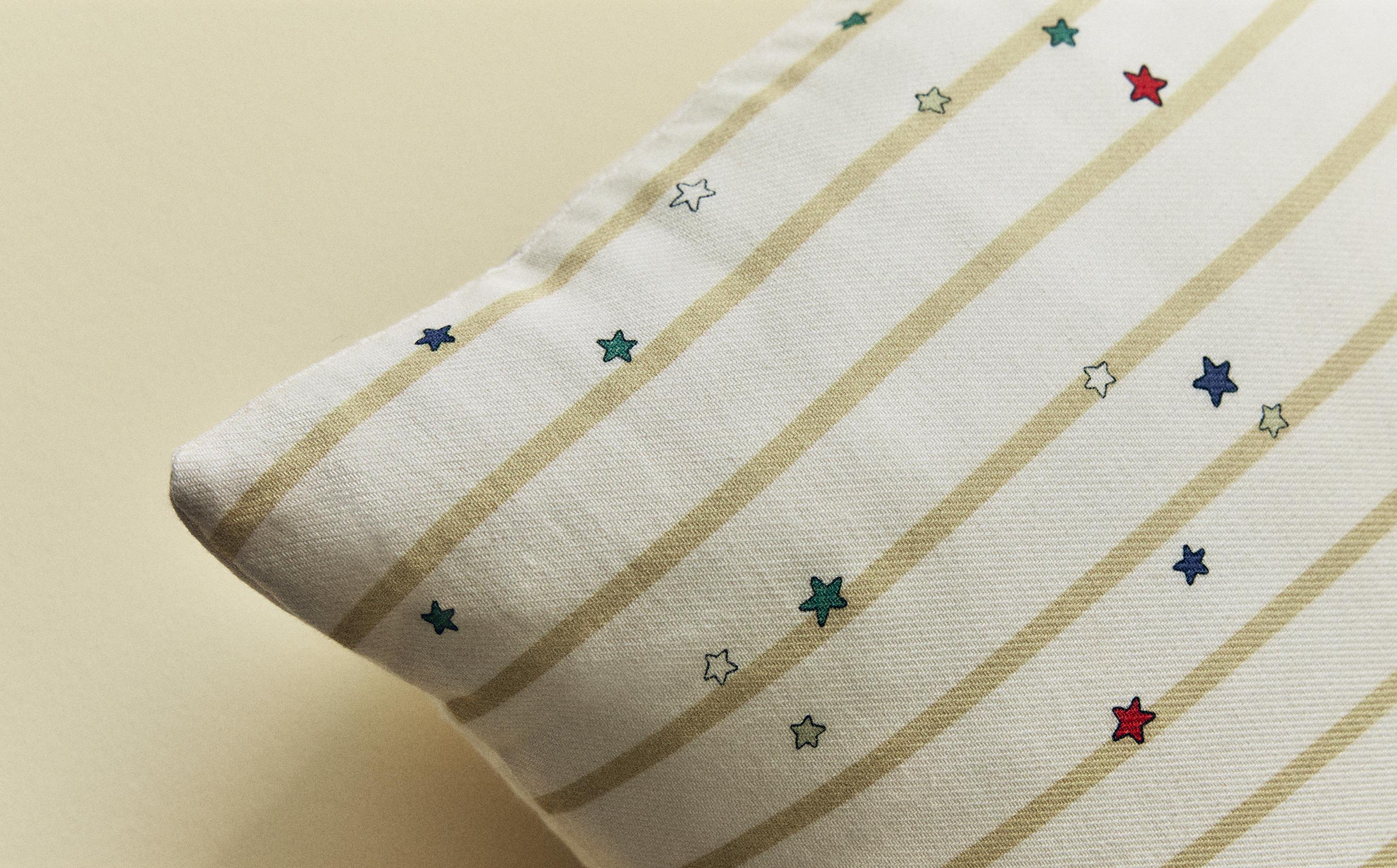CHILDREN'S PEANUTS™ LONG CUSHION